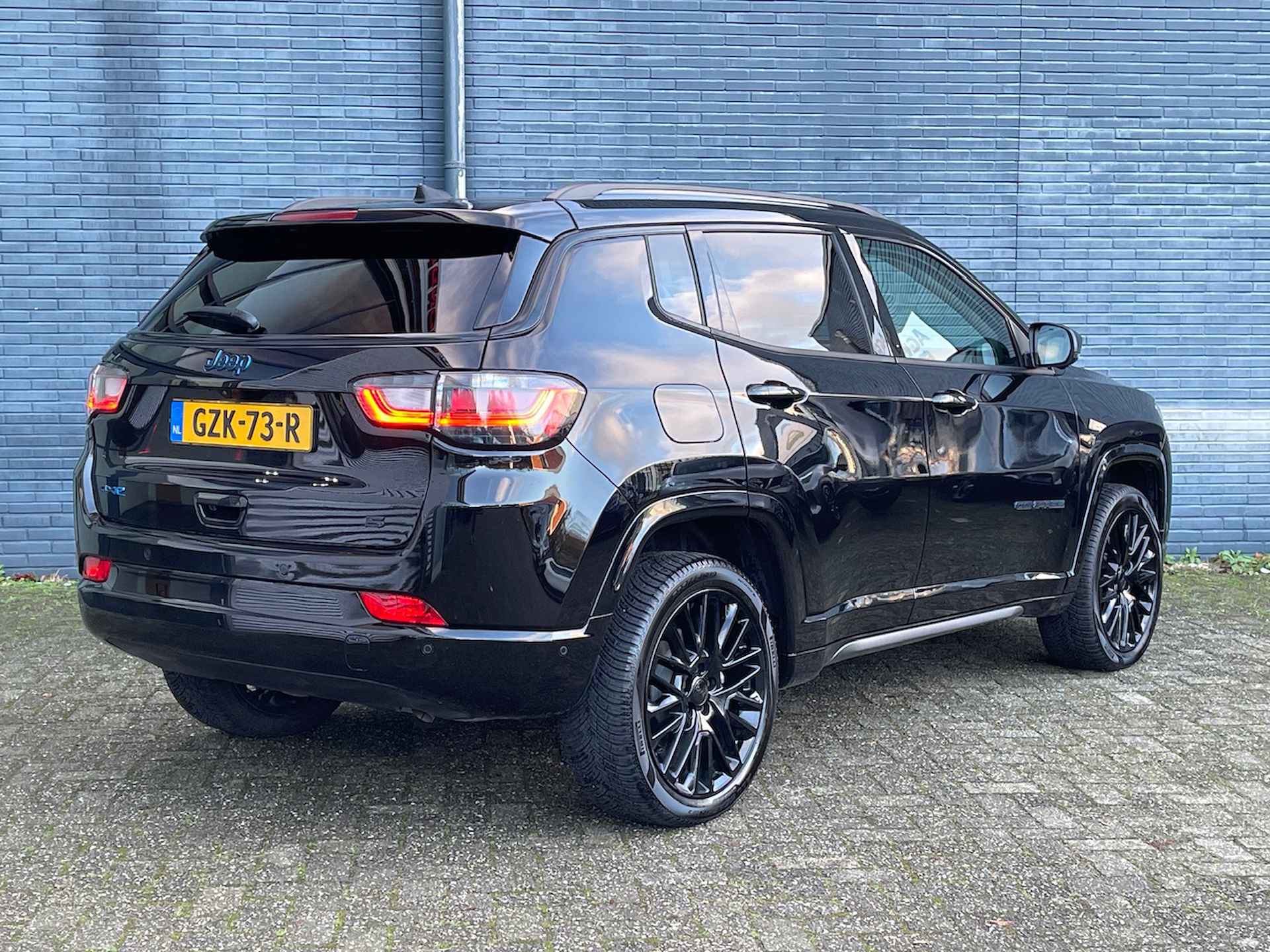 JEEP Compass 4xe 240pk Plug-in Hybrid S Automaat | Leer | Stoel/Stuur Verwarming | Alpine® Audio | 360° Camera | Blindspot | Elek. Achterklep | All Season Banden | - 2/39