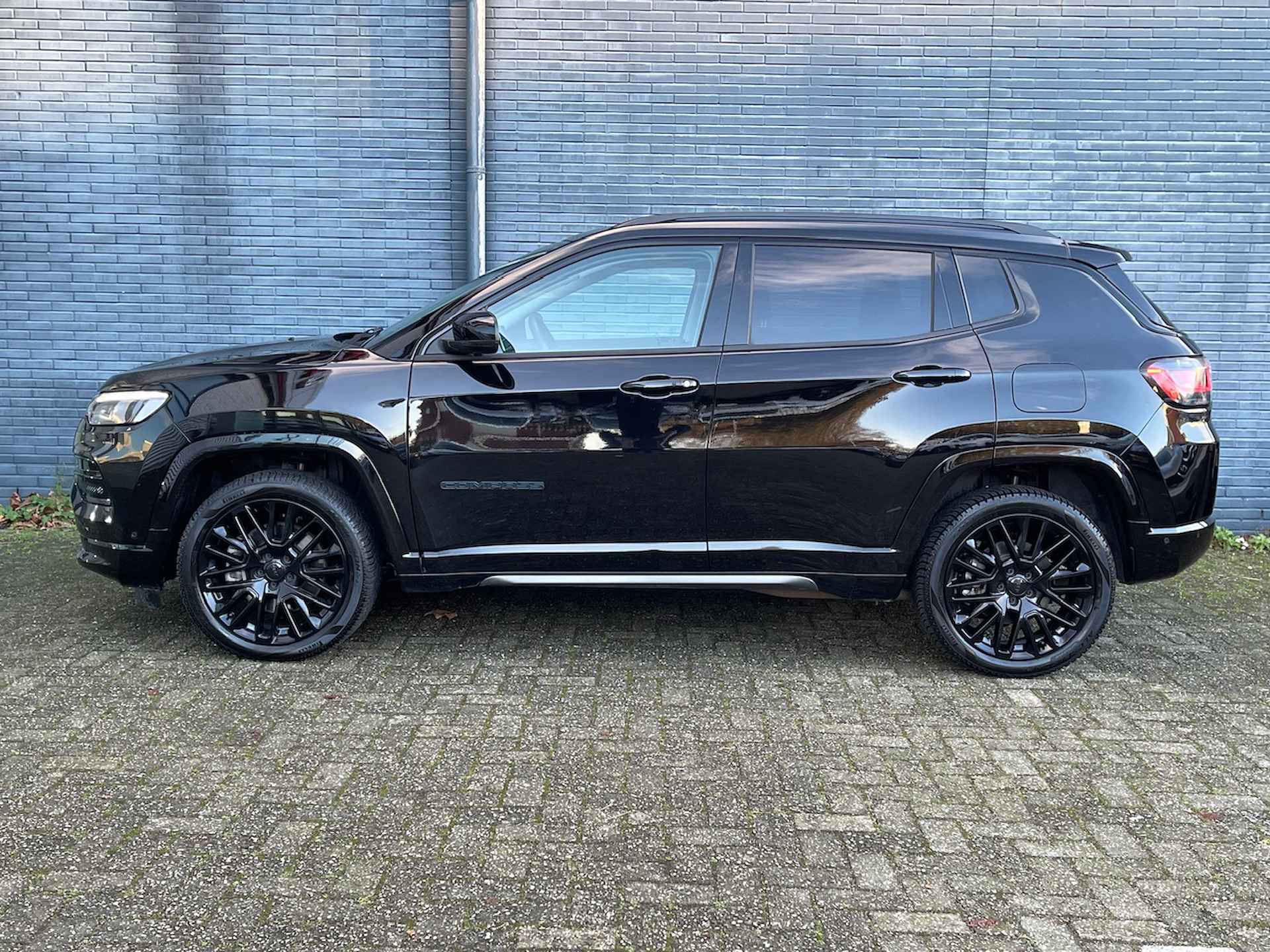 JEEP Compass 4xe 240pk Plug-in Hybrid S Automaat | Leer | Stoel/Stuur Verwarming | Alpine® Audio | 360° Camera | Blindspot | Elek. Achterklep | All Season Banden | - 15/39