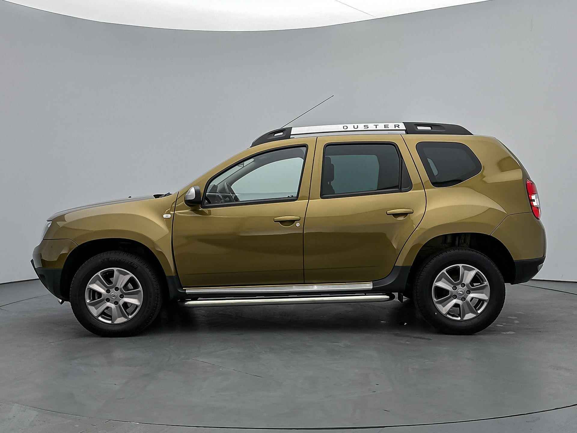 Dacia Duster SUV Lauréate 125 pk | Airco | Bluetooth | Trekhaak | Buitenspiegels Elektrisch Verstel -en Verwarmbaar | Mistlampen Voor | Radio-CD/MP3 speler | Centrale Deurvergrendeling met Afstandsbediening | - 7/34