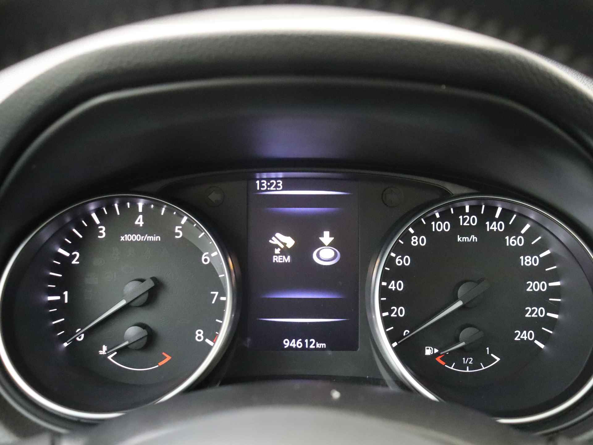 Nissan QASHQAI 1.2 DIG-T 115 N-Connecta Automaat | Panorama dak | Trekhaak | Navigatie - 8/33