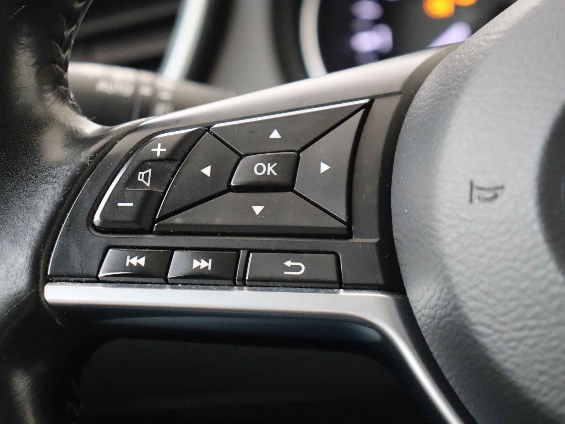 Nissan QASHQAI 1.2 DIG-T 115 N-Connecta Automaat | Panorama dak | Trekhaak | Navigatie - 20/33