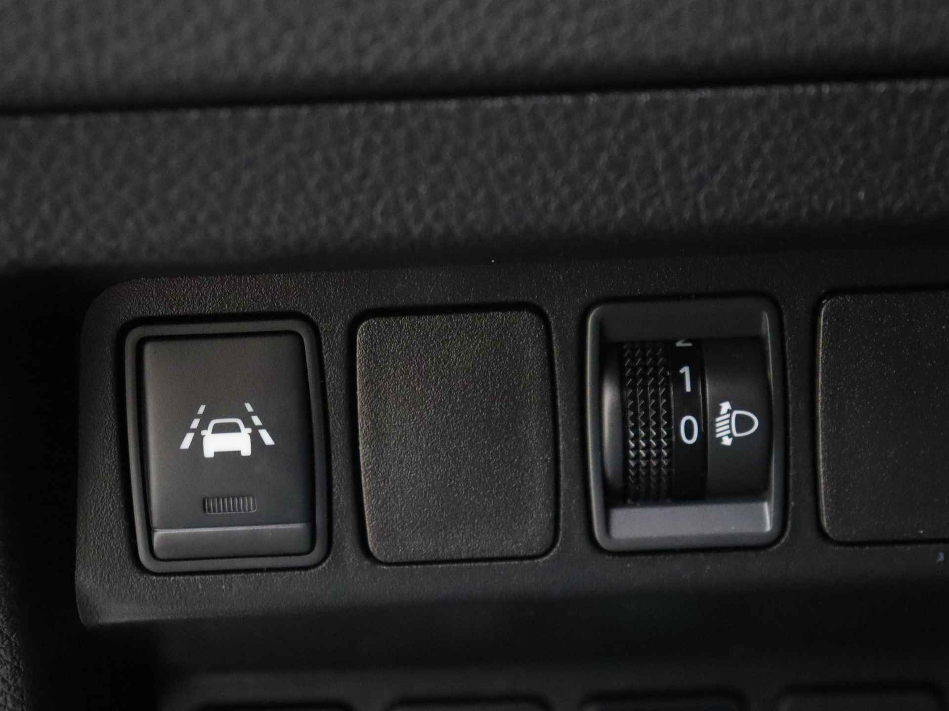 Nissan QASHQAI 1.2 DIG-T 115 N-Connecta Automaat | Panorama dak | Trekhaak | Navigatie - 24/33
