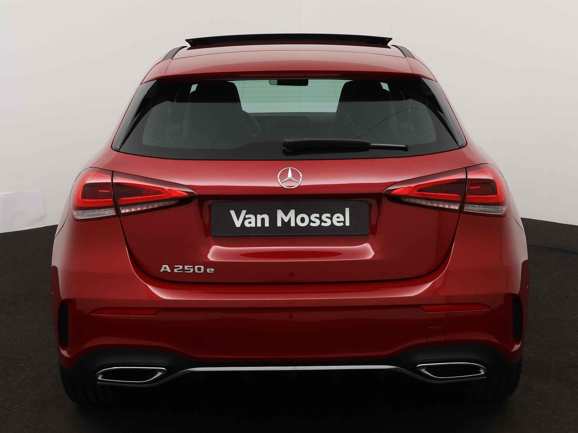 Mercedes-Benz A-klasse 250 e Luxury Line | PANORAMADAK | ACHTERUITRIJCAMERA | SFEERVERLICHTING | NAVIGATIE | STOELVERWARMING | PARKEERSENSOREN Voor + ACHTER | CLIMATE CONTROL | CRUISE CONTROL | LANE ASSIST | LED VERLICHTING | LICHTMETALEN VELGEN | - 8/23