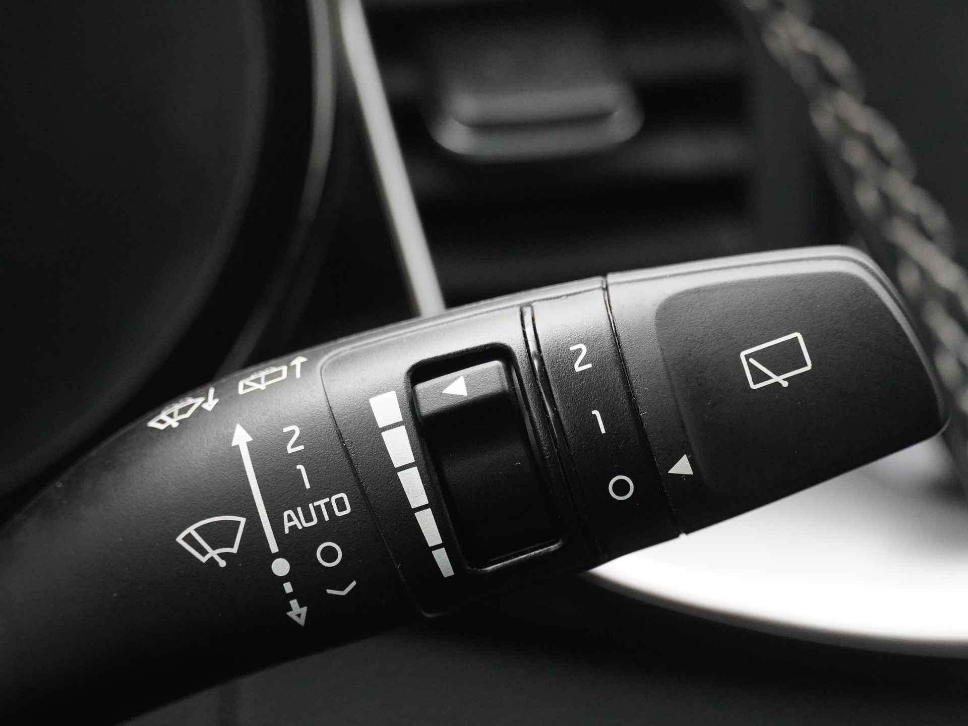 Kia Xceed 1.0 T-GDi GT-Line First Edition - Navigatie - Cruise Control - LED Koplampen - Stoel/Stuurverwarming - Apple/Android Carplay - Fabrieksgarantie Tot 2030 - 25/48
