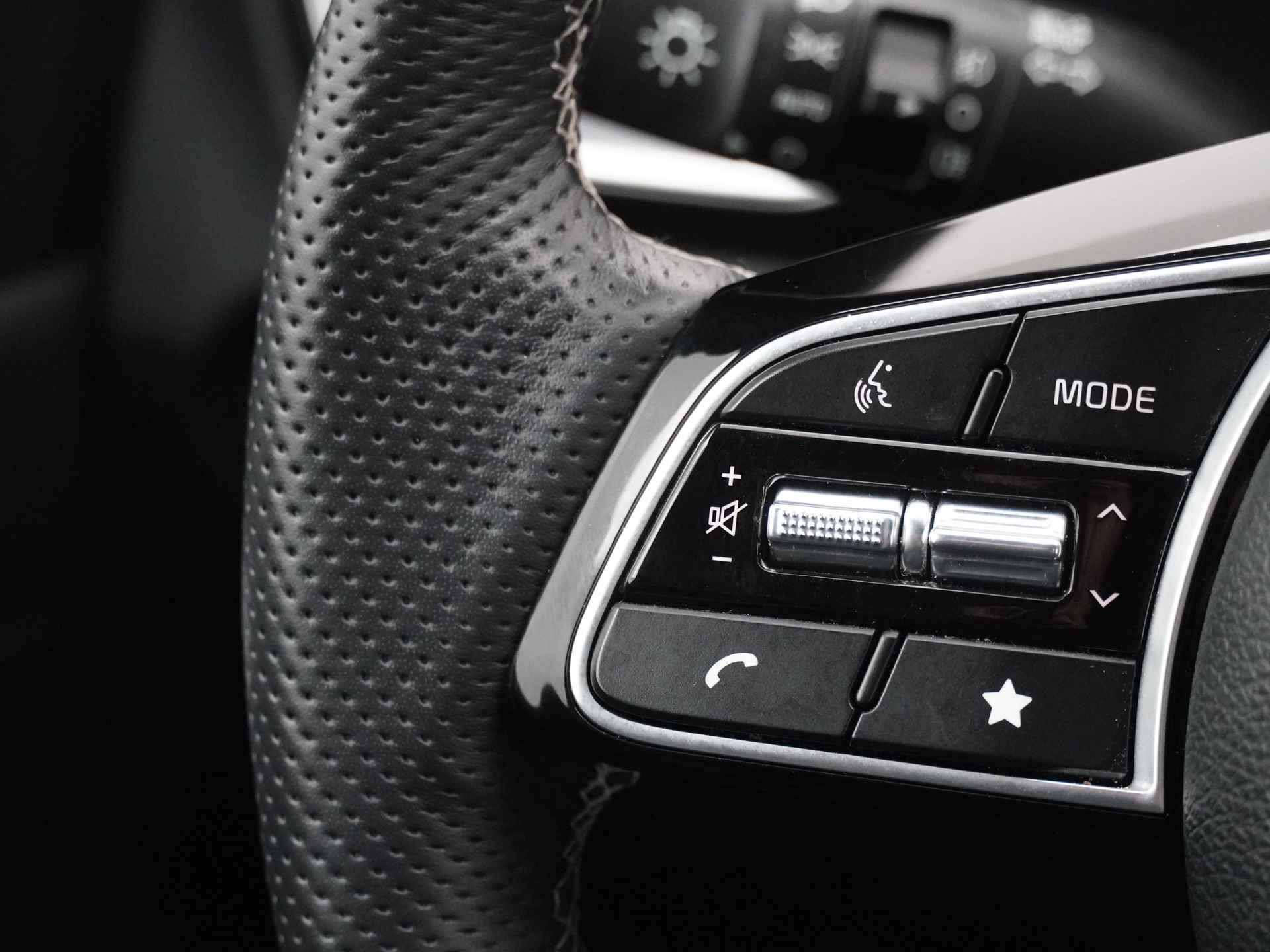 Kia Xceed 1.0 T-GDi GT-Line First Edition - Navigatie - Cruise Control - LED Koplampen - Stoel/Stuurverwarming - Apple/Android Carplay - Fabrieksgarantie Tot 2030 - 26/48