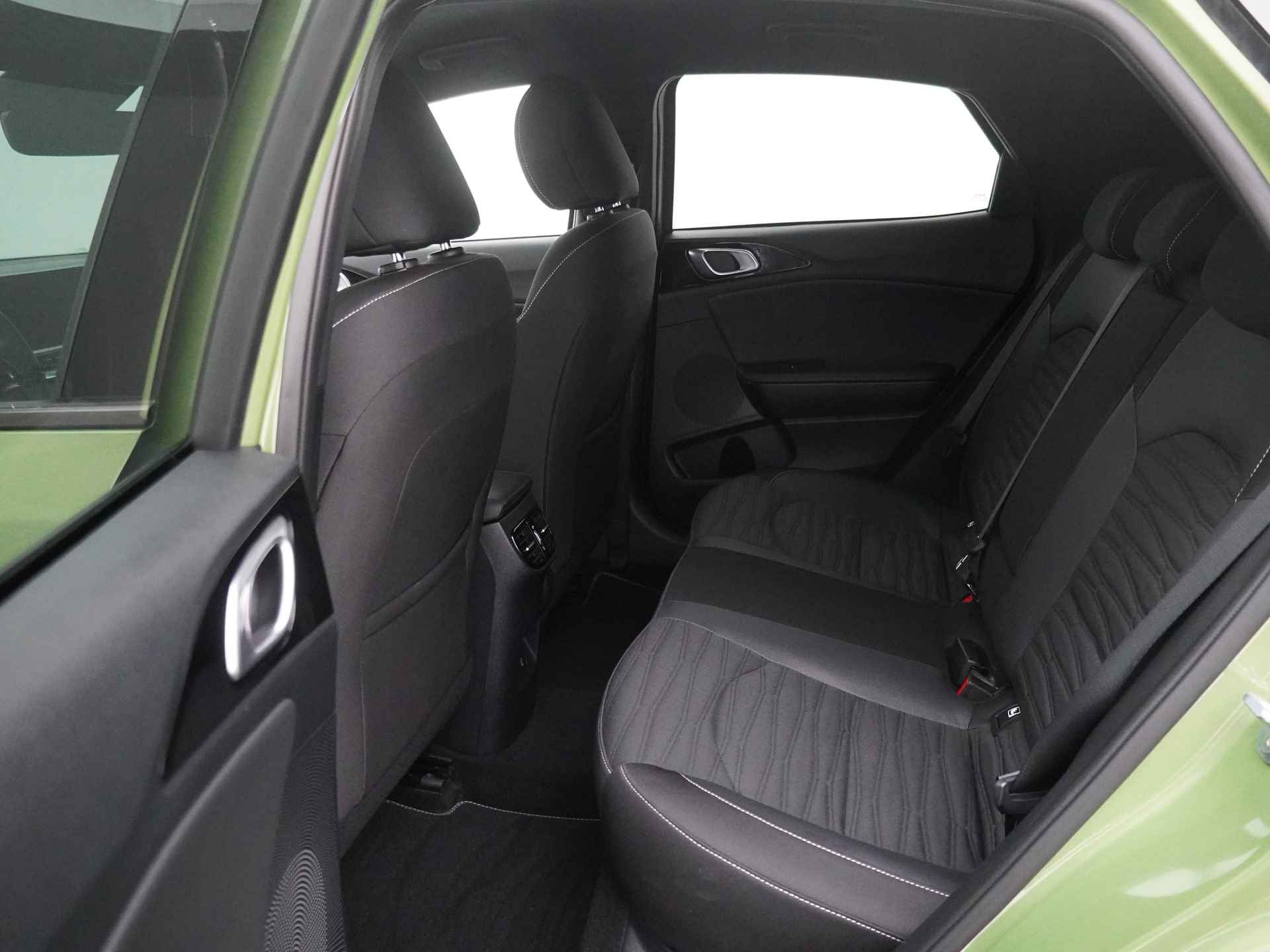 Kia Xceed 1.0 T-GDi GT-Line First Edition - Navigatie - Cruise Control - LED Koplampen - Stoel/Stuurverwarming - Apple/Android Carplay - Fabrieksgarantie Tot 2030 - 33/48