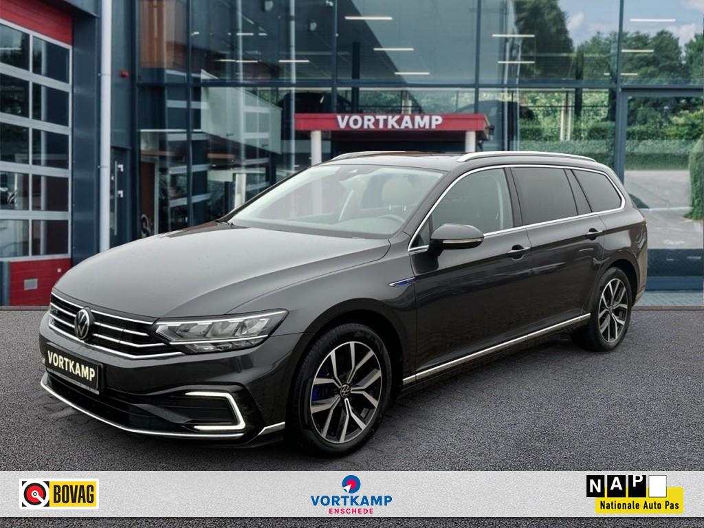 VOLKSWAGEN Passat Variant 1.4 TSI DSG GTE PANO-DAK/TREKHAAK/CAMERA/NAVI/ACC/STOELVERW