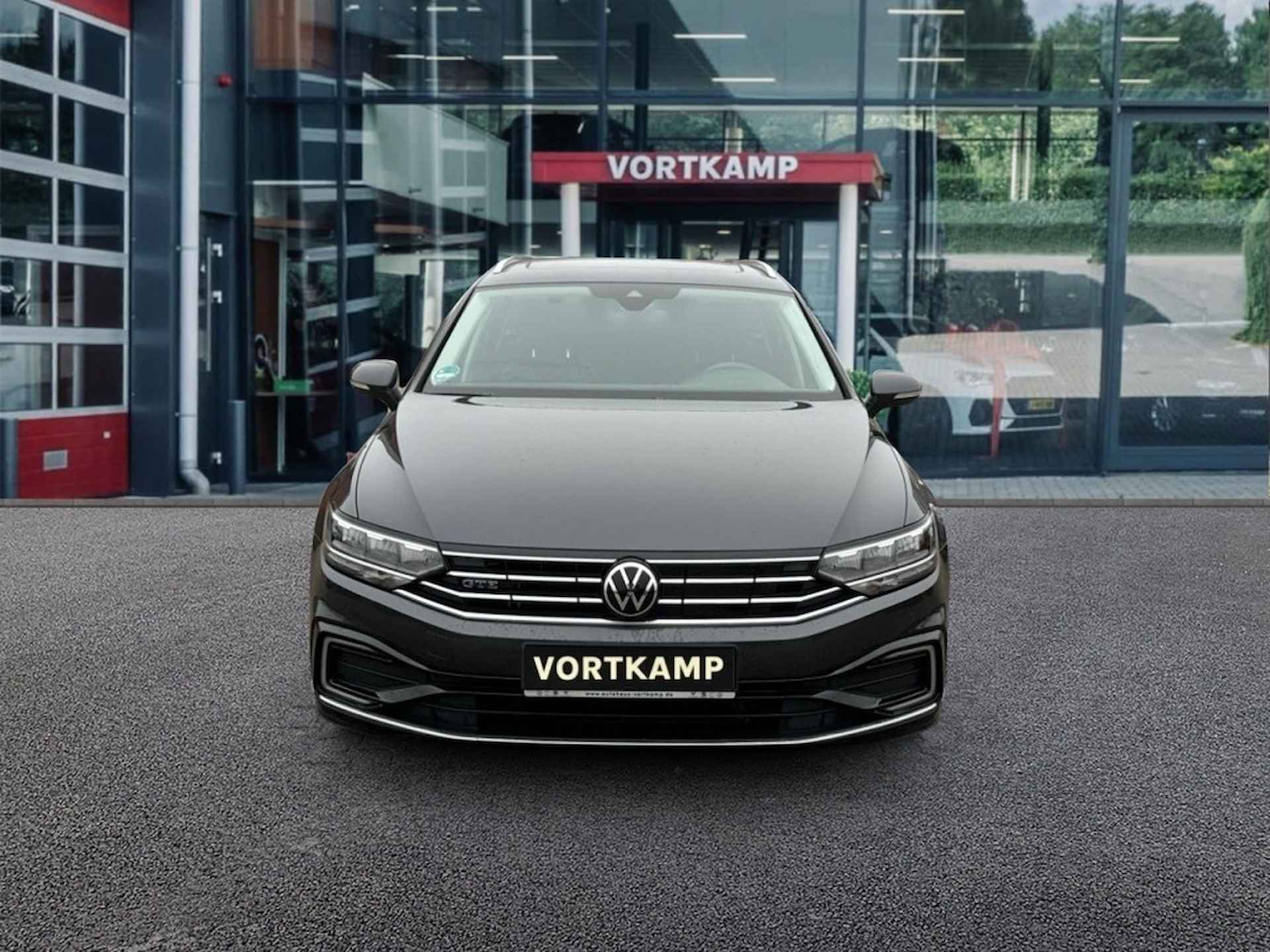 VOLKSWAGEN Passat Variant 1.4 TSI DSG GTE PANO-DAK/TREKHAAK/CAMERA/NAVI/ACC/STOELVERW - 2/26