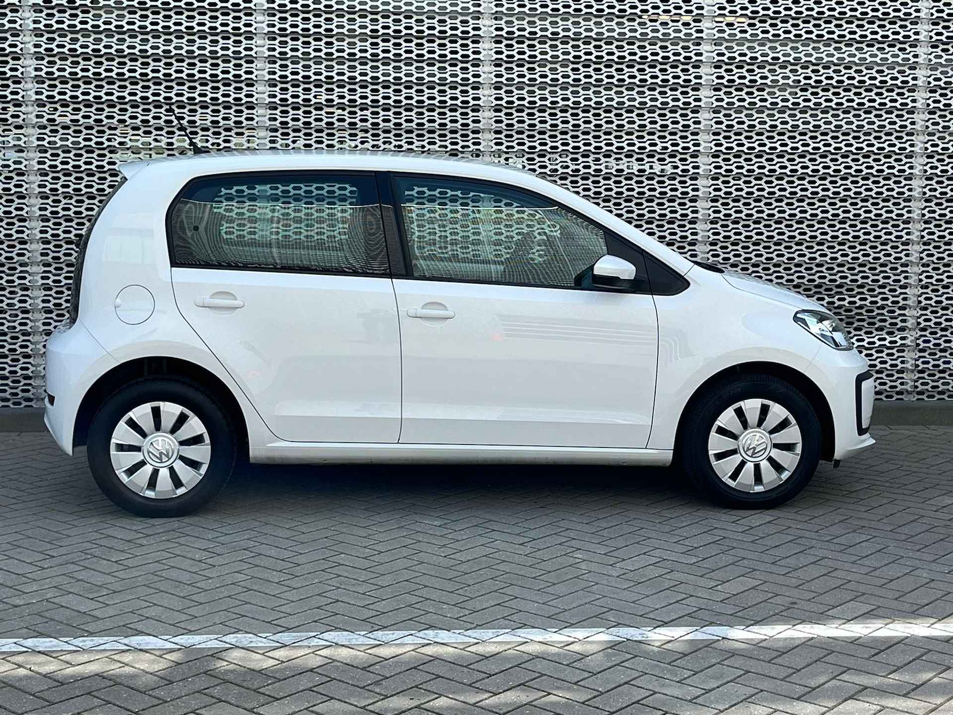 Volkswagen up! 1.0 BMT move up! P4 - 9/23