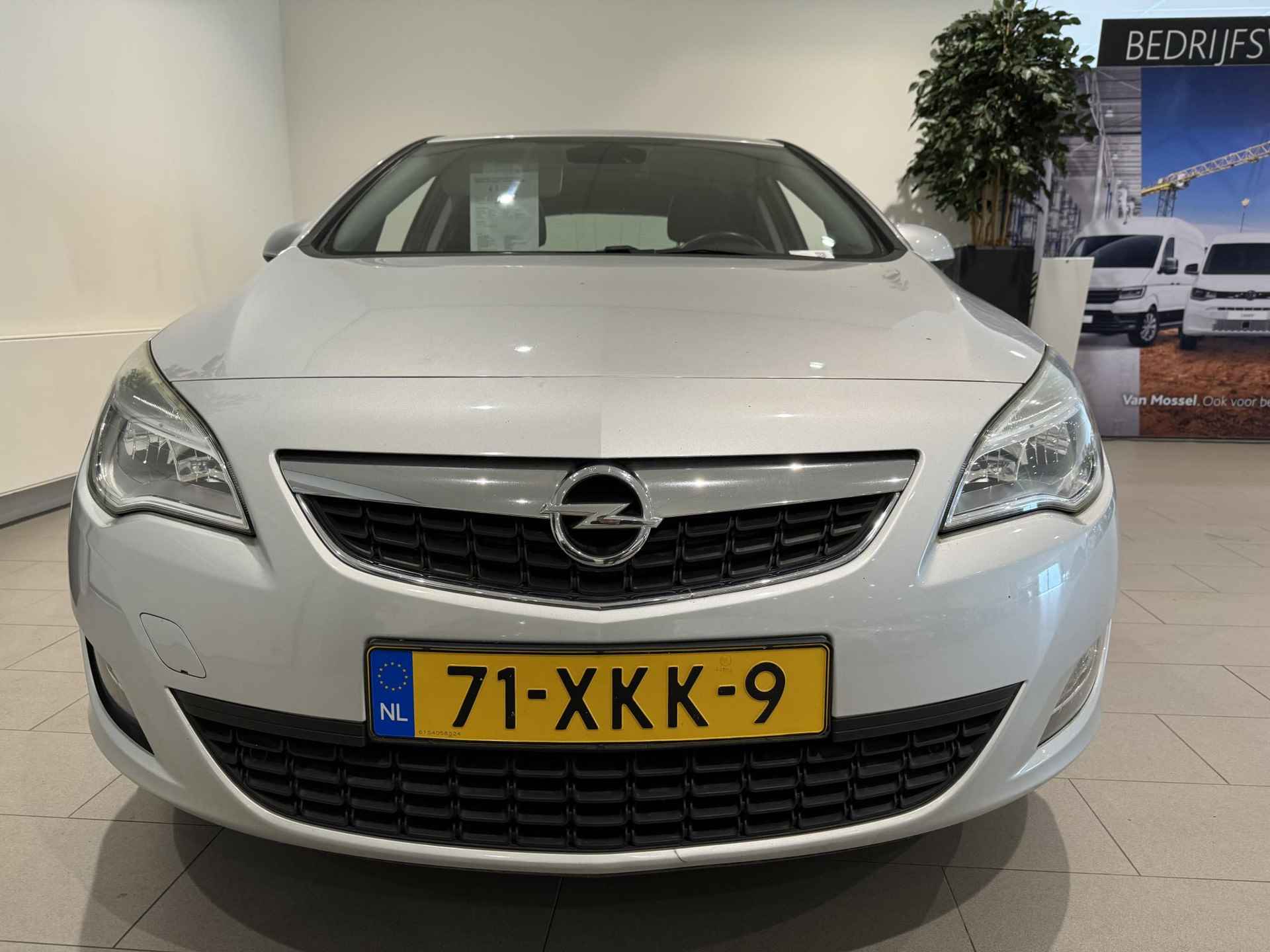 Opel Astra 1.4 Turbo Anniversary Edition | Navigatie | Airconditioning | Parkeersensoren | Trekhaak | Budget | - 10/12