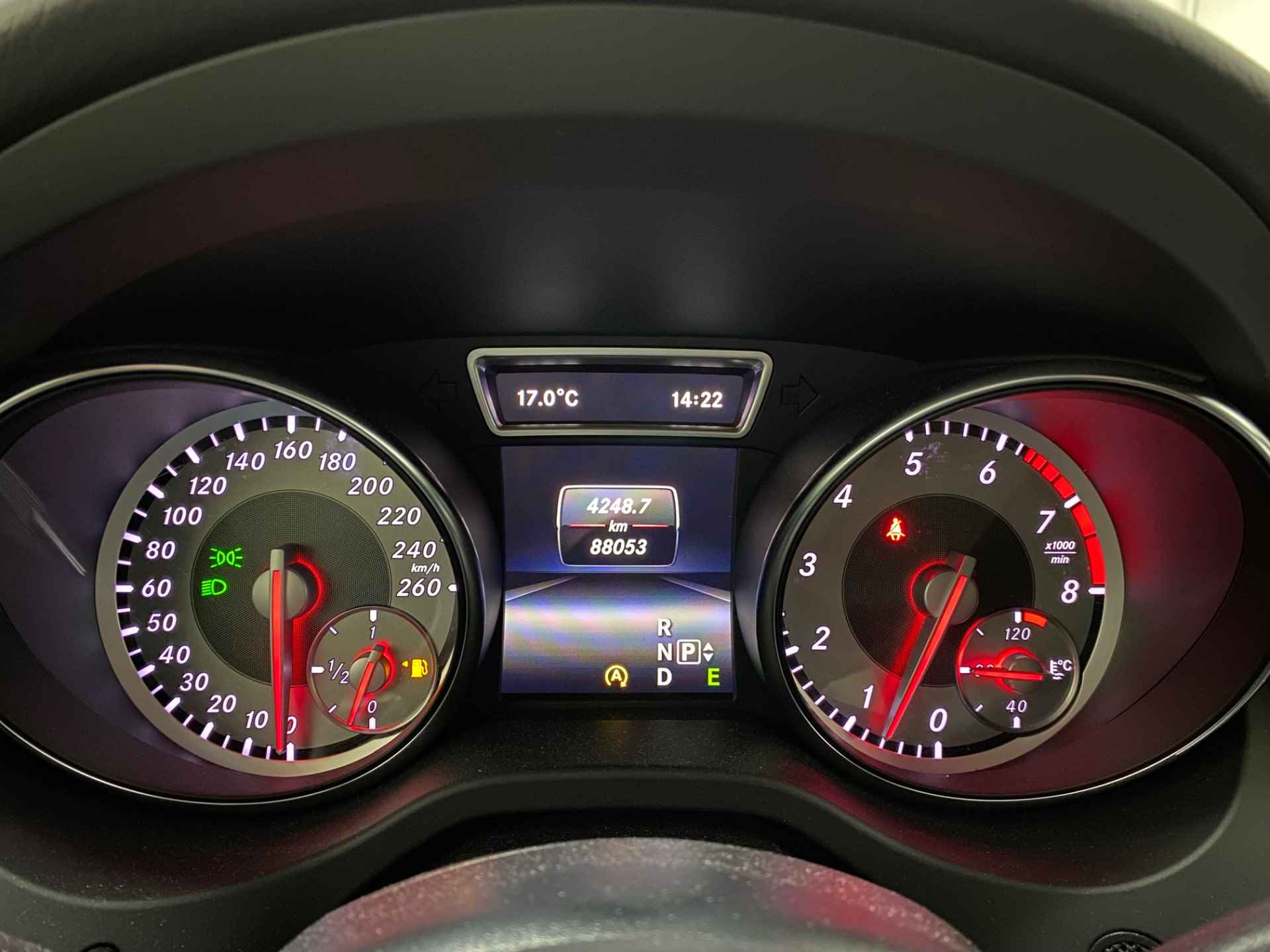 Mercedes-Benz GLA 200 AMG Navi Camera Trekhaak 19inch LM Bi-Xenon Koplampen Stoelverwarming - 20/40