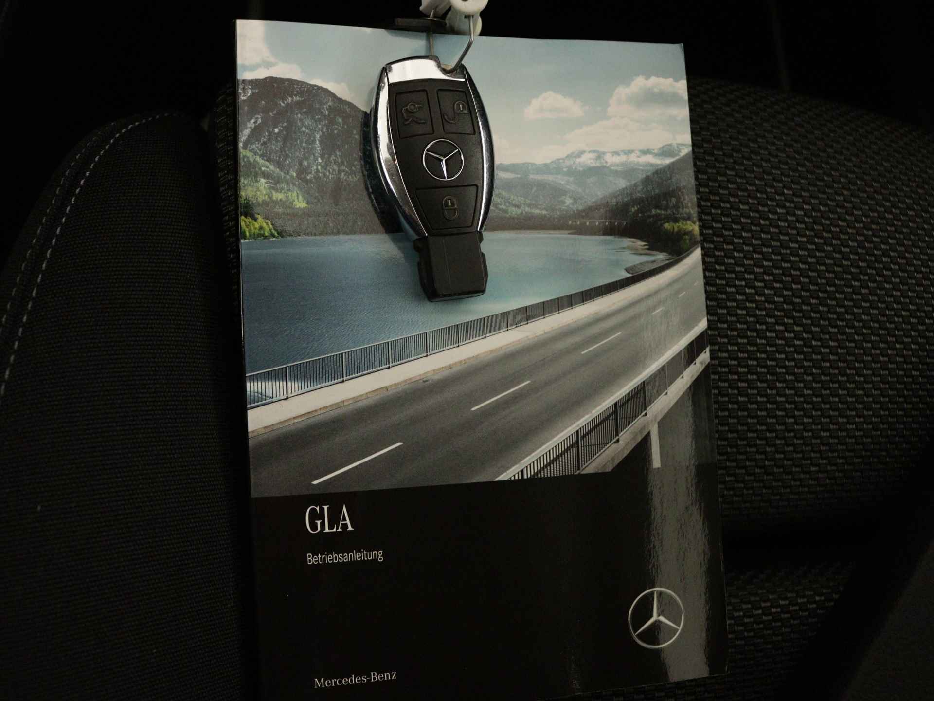 Mercedes-Benz GLA 200 | Navigatie | Achteruitrijcamera | Trekhaak | Stoelverwarming | Inclusief 12 Maanden Garantie - 15/46