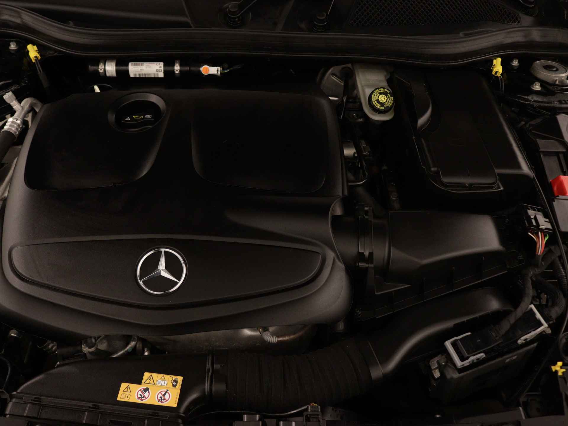 Mercedes-Benz GLA 200 | Navigatie | Achteruitrijcamera | Trekhaak | Stoelverwarming | Inclusief 12 Maanden Garantie - 42/46