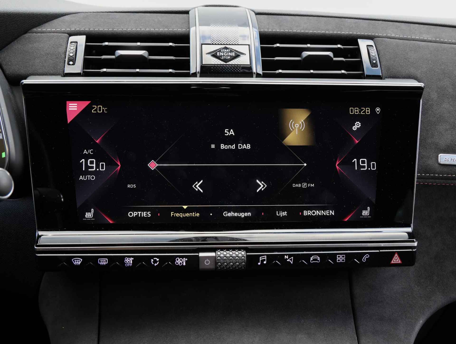 DS 7 Crossback 1.6 180 PK Performance line Automaat| Adaptive Cruise Control | Navigatie | Apple Carplay | Camera | Stoelverwarming - 29/43