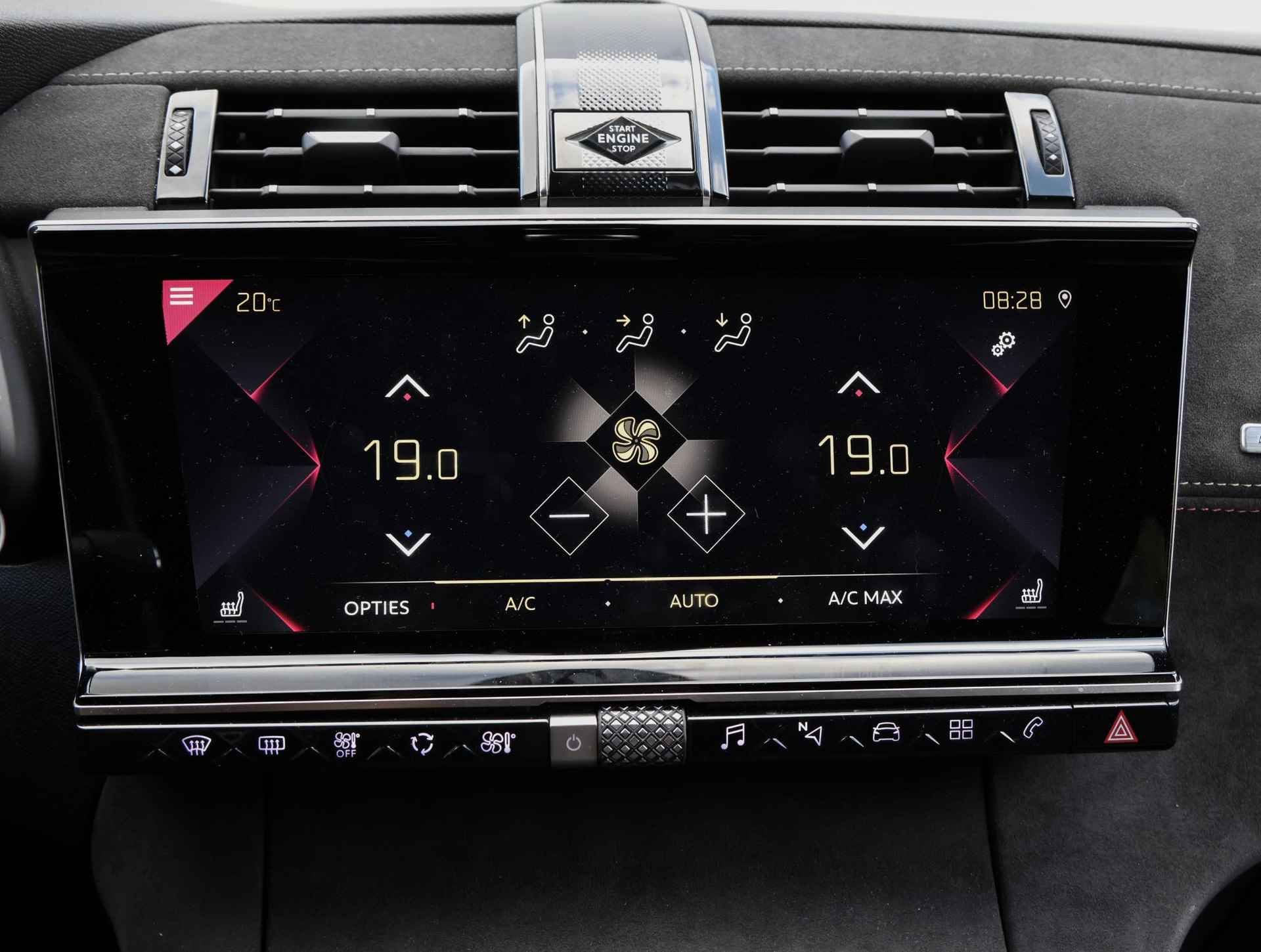 DS 7 Crossback 1.6 180 PK Performance line Automaat| Adaptive Cruise Control | Navigatie | Apple Carplay | Camera | Stoelverwarming - 30/43