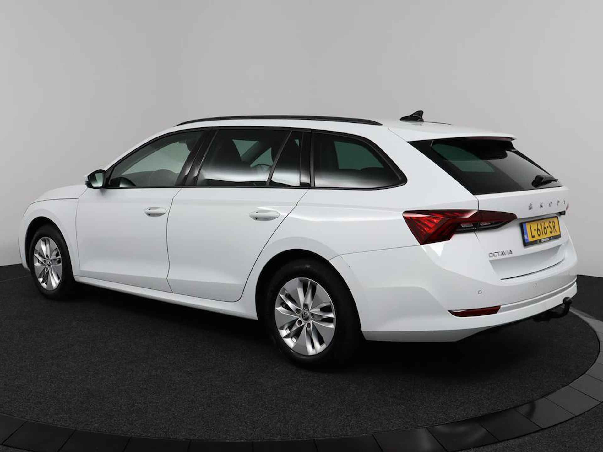 Skoda Octavia Combi 1.0 TSI 110Pk Business Edition - 10/60