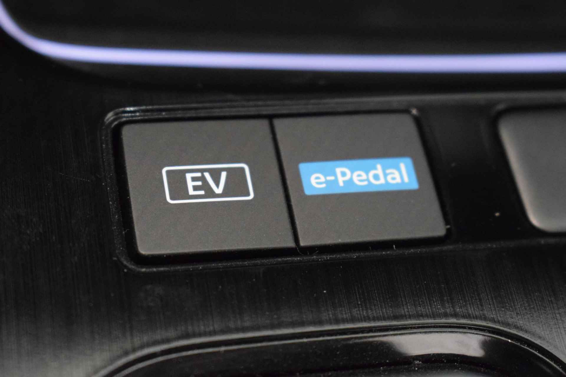 Nissan X-Trail 1.5 e-4orce N-Connecta 4WD 7p. UIT VOORRAAD LEVERBAAR| €10.000,- KORTING OP=OP| Schuif/Kantel dak | 360-Camera | Parkeersensoren | Dodehoek detectie | Adaptive cruise control | Navigatie | Apple Carplay/Android auto | Automatische regen/lichtsensor | - 45/63