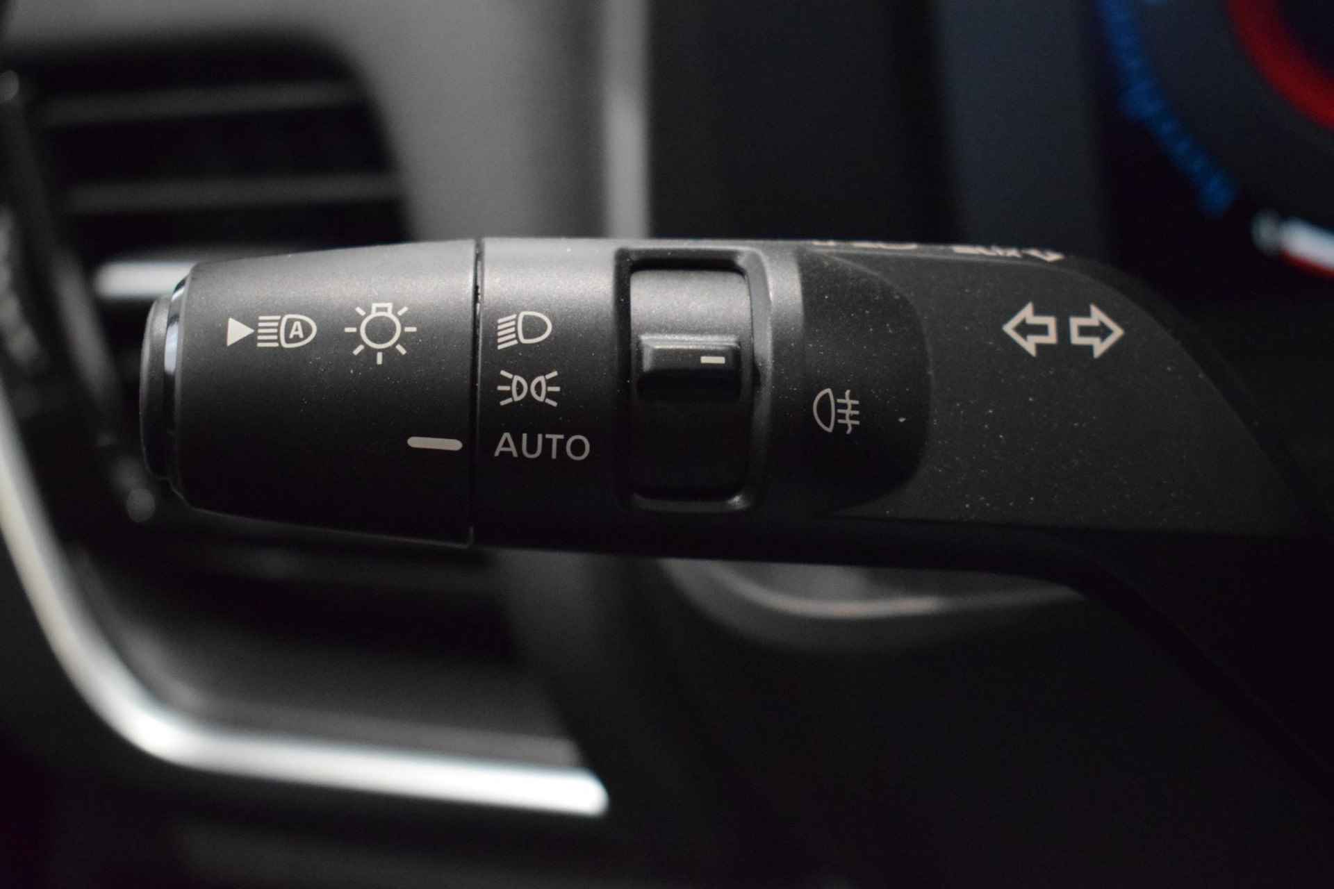 Nissan X-Trail 1.5 e-4orce N-Connecta 4WD 7p. UIT VOORRAAD LEVERBAAR| €10.000,- KORTING OP=OP| Schuif/Kantel dak | 360-Camera | Parkeersensoren | Dodehoek detectie | Adaptive cruise control | Navigatie | Apple Carplay/Android auto | Automatische regen/lichtsensor | - 50/63