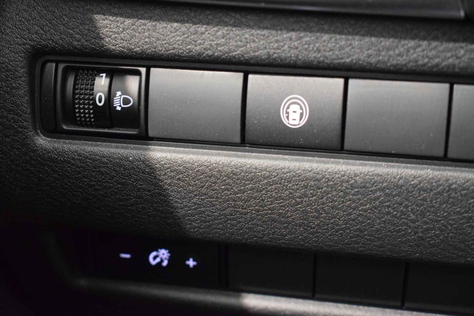 Nissan X-Trail 1.5 e-4orce N-Connecta 4WD 7p. UIT VOORRAAD LEVERBAAR| €10.000,- KORTING OP=OP| Schuif/Kantel dak | 360-Camera | Parkeersensoren | Dodehoek detectie | Adaptive cruise control | Navigatie | Apple Carplay/Android auto | Automatische regen/lichtsensor | - 53/63