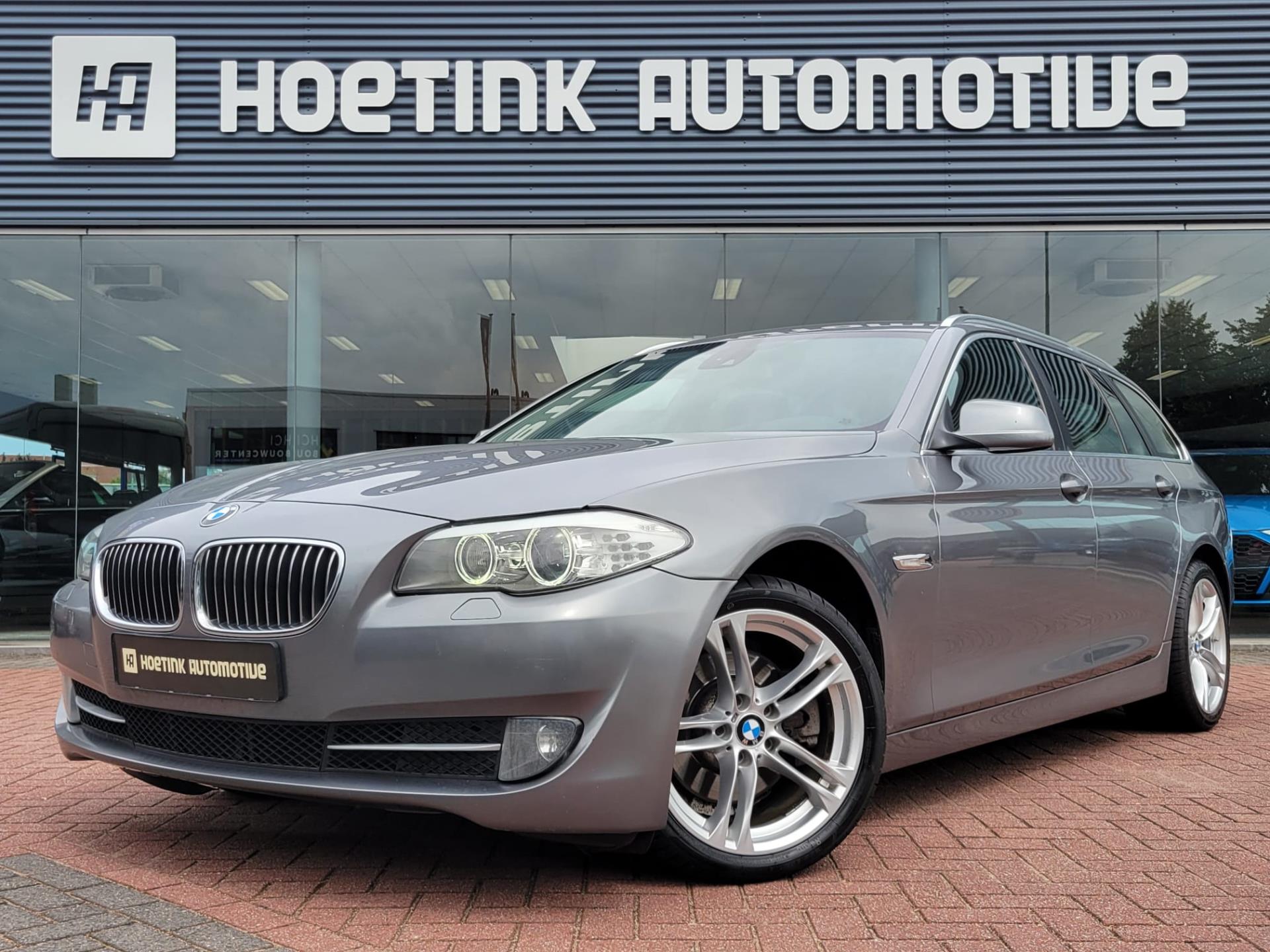 BMW 5-serie Touring 523i High Executive / Xenon / Leer / afn Trekhaak / Cruise