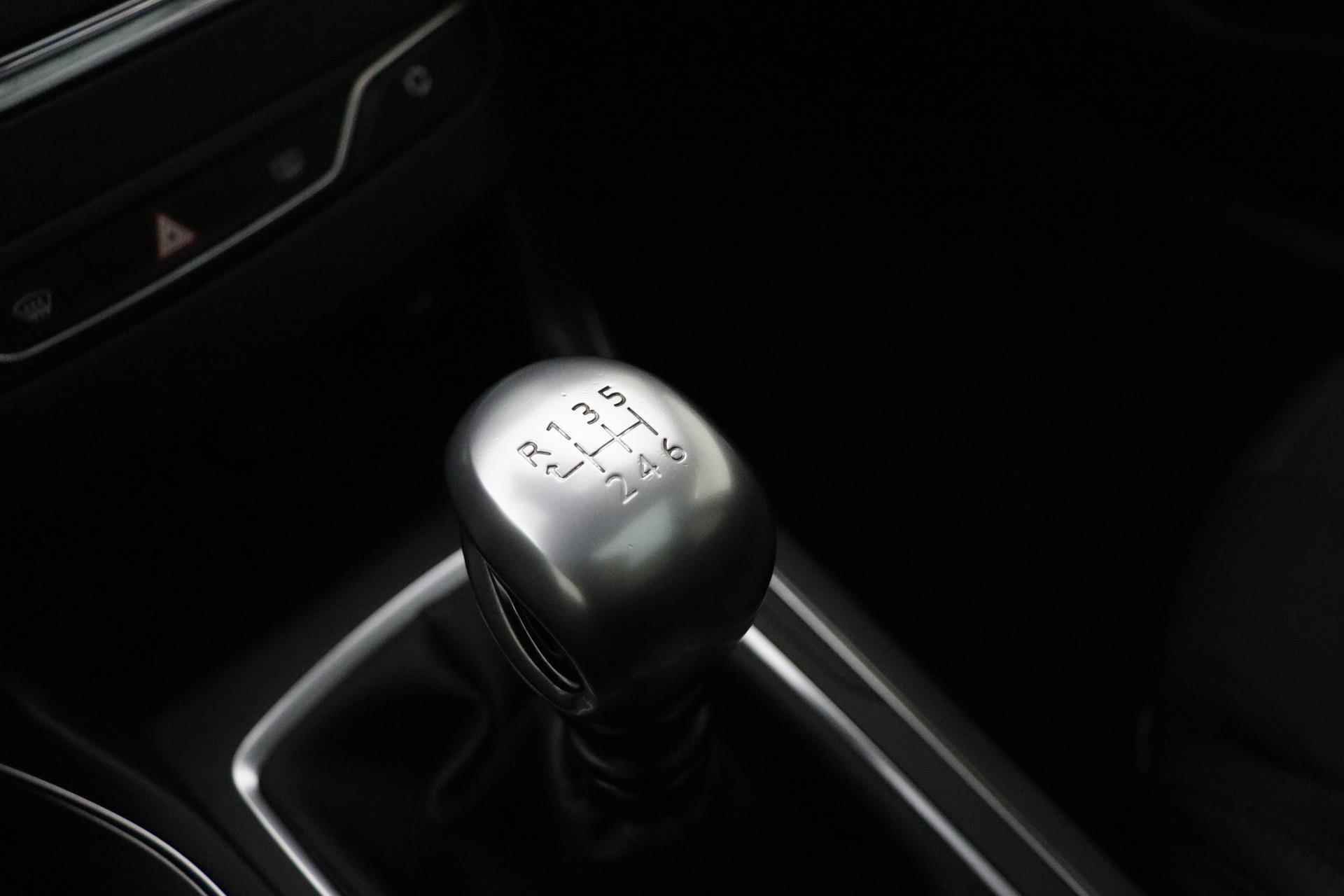 Peugeot 308 SW 1.2 PureTech Blue Lease Premium | Lichtmetalen Velgen | Panorama Dak | Camera | Parkeersensoren | Navigatie | Cruise Control | - 25/33