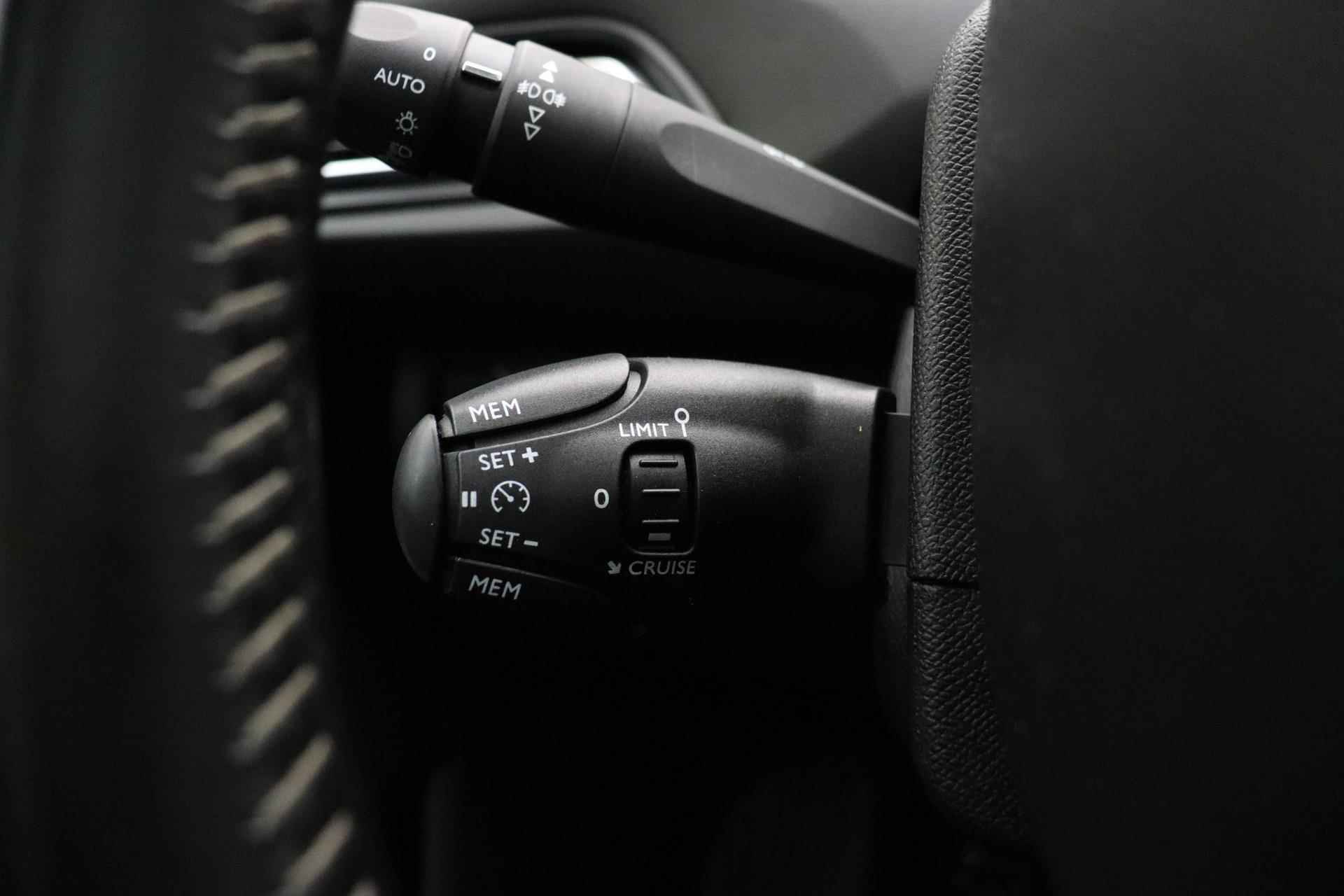 Peugeot 308 SW 1.2 PureTech Blue Lease Premium | Lichtmetalen Velgen | Panorama Dak | Camera | Parkeersensoren | Navigatie | Cruise Control | - 26/33