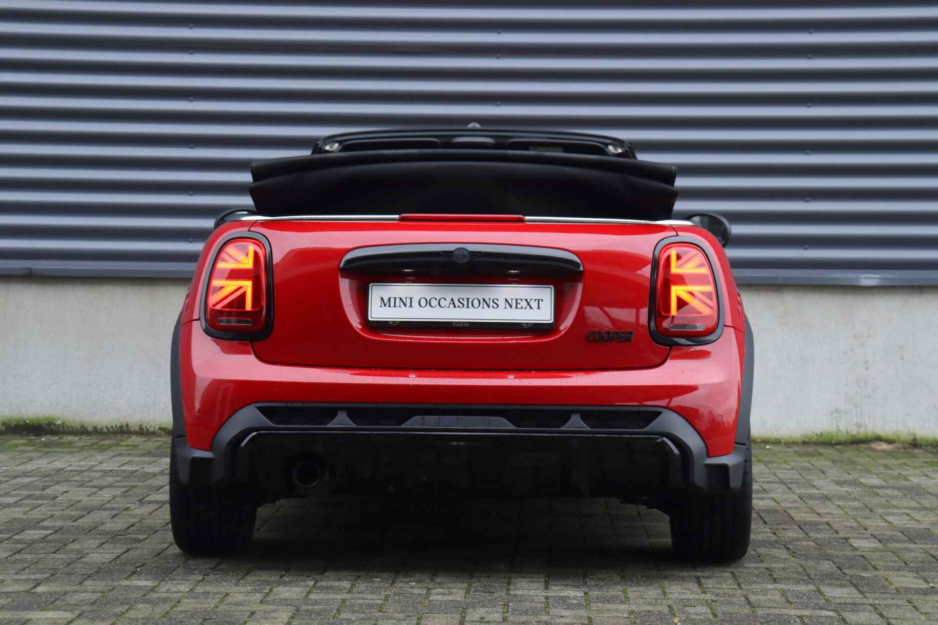 Mini Cabrio Cooper | John Cooper Works Uitvoering + Comfort Plus Pack + Head-Up + Camera + Adaptief Onderstel + Stuurwiel Verwarming + Apple Carplay + 17" JCW Track Spoke zwart - 6/38