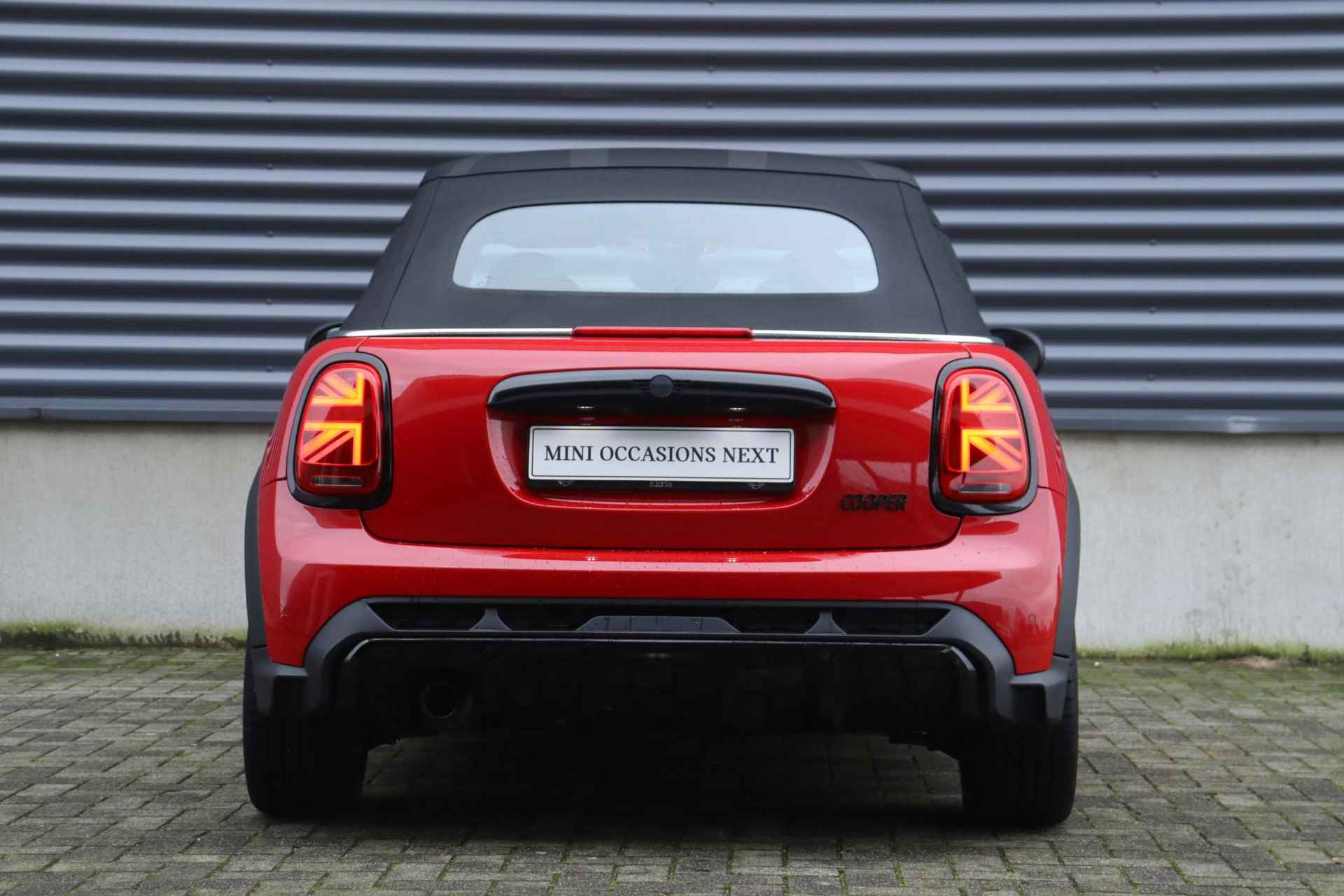 Mini Cabrio Cooper | John Cooper Works Uitvoering + Comfort Plus Pack + Head-Up + Camera + Adaptief Onderstel + Stuurwiel Verwarming + Apple Carplay + 17" JCW Track Spoke zwart - 7/38