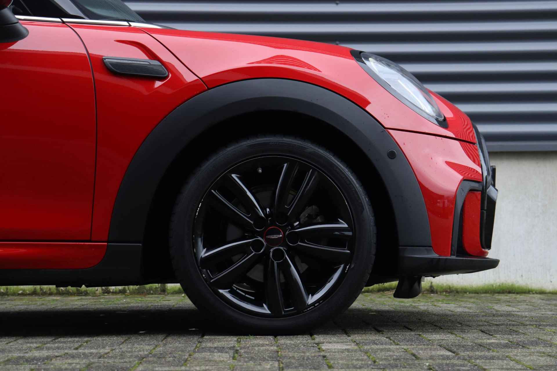 Mini Cabrio Cooper | John Cooper Works Uitvoering + Comfort Plus Pack + Head-Up + Camera + Adaptief Onderstel + Stuurwiel Verwarming + Apple Carplay + 17" JCW Track Spoke zwart - 10/38