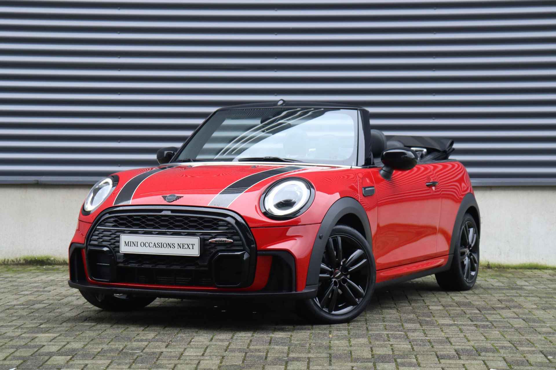 Mini Cabrio Cooper | John Cooper Works Uitvoering + Comfort Plus Pack + Head-Up + Camera + Adaptief Onderstel + Stuurwiel Verwarming + Apple Carplay + 17" JCW Track Spoke zwart - 38/38