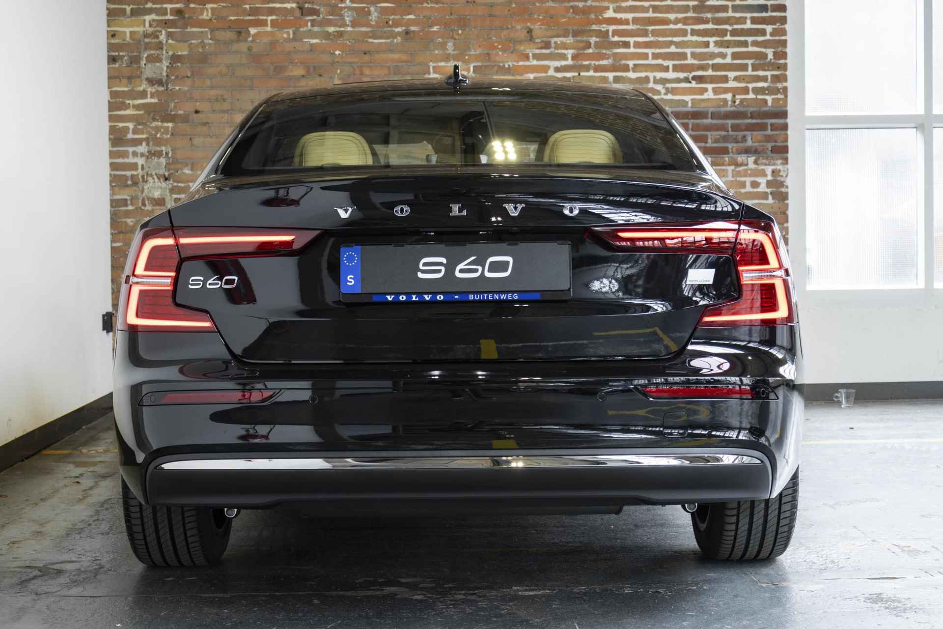 Volvo S60 Recharge T6 AWD Ultimate Bright | Panoramadak | 360º camera | Harman Kardon | Stoelventilatie | Stoel- en stuurverwarming | Lederen bekleding - 10/40