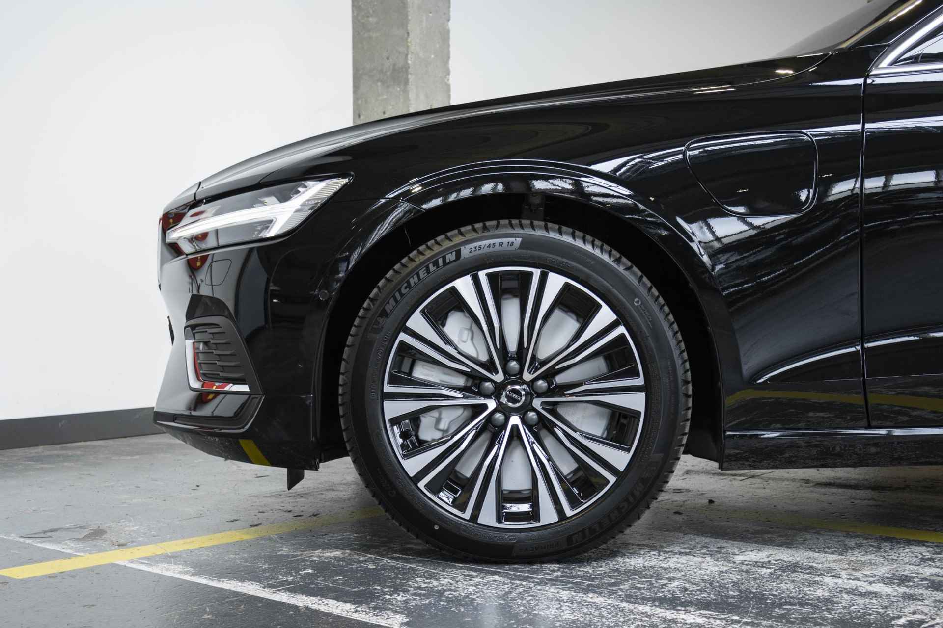 Volvo S60 Recharge T6 AWD Ultimate Bright | Panoramadak | 360º camera | Harman Kardon | Stoelventilatie | Stoel- en stuurverwarming | Lederen bekleding - 11/40