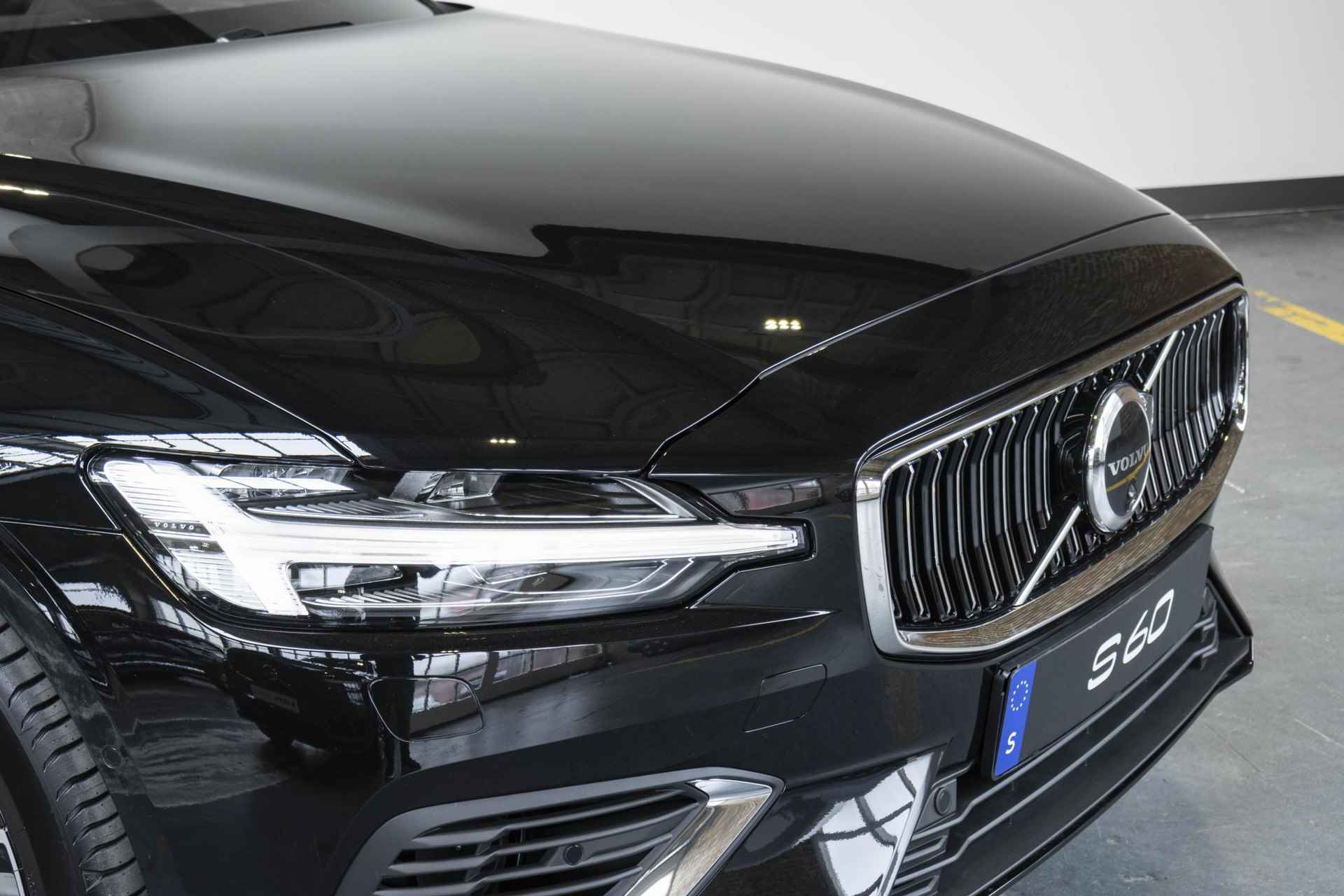 Volvo S60 Recharge T6 AWD Ultimate Bright | Panoramadak | 360º camera | Harman Kardon | Stoelventilatie | Stoel- en stuurverwarming | Lederen bekleding - 12/40