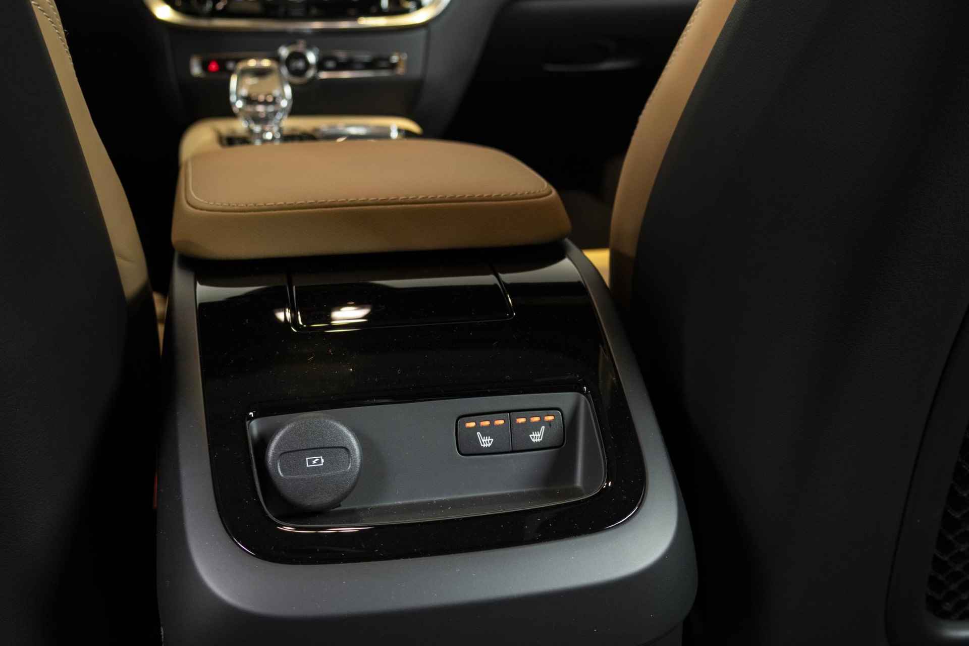 Volvo S60 Recharge T6 AWD Ultimate Bright | Panoramadak | 360º camera | Harman Kardon | Stoelventilatie | Stoel- en stuurverwarming | Lederen bekleding - 34/40