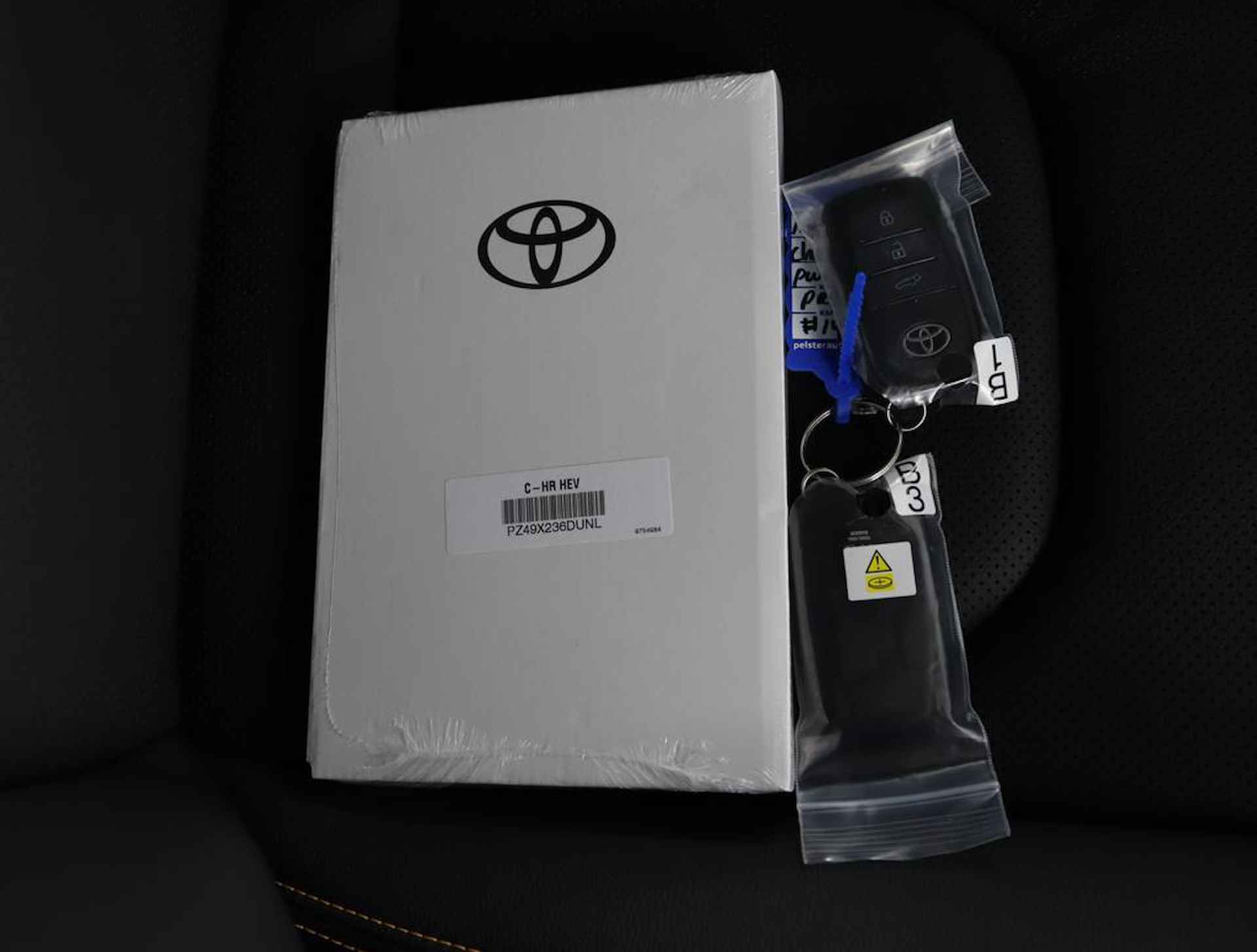 Toyota C-HR 2.0 High Power Hybrid Première Edition | Nieuw direct leverbaar | 10 jaar fabrieksgarantie | - 8/54