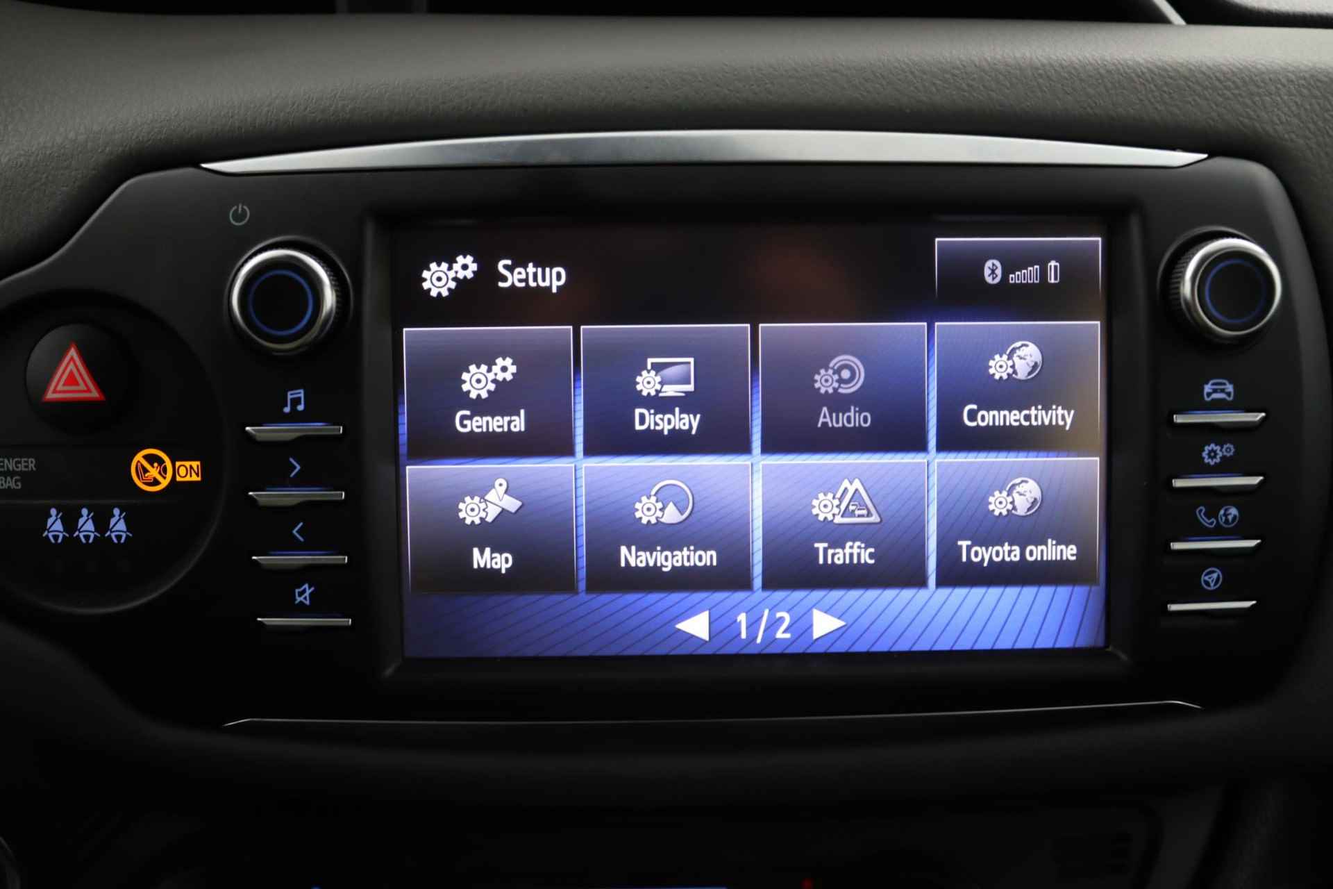 Toyota Yaris 1.5 Hybrid Active | Keyless Entry | Navigatie | Parkeersensoren Achter | Lichtsensor | Regensensor | Achteruitrijcamera | - 16/48