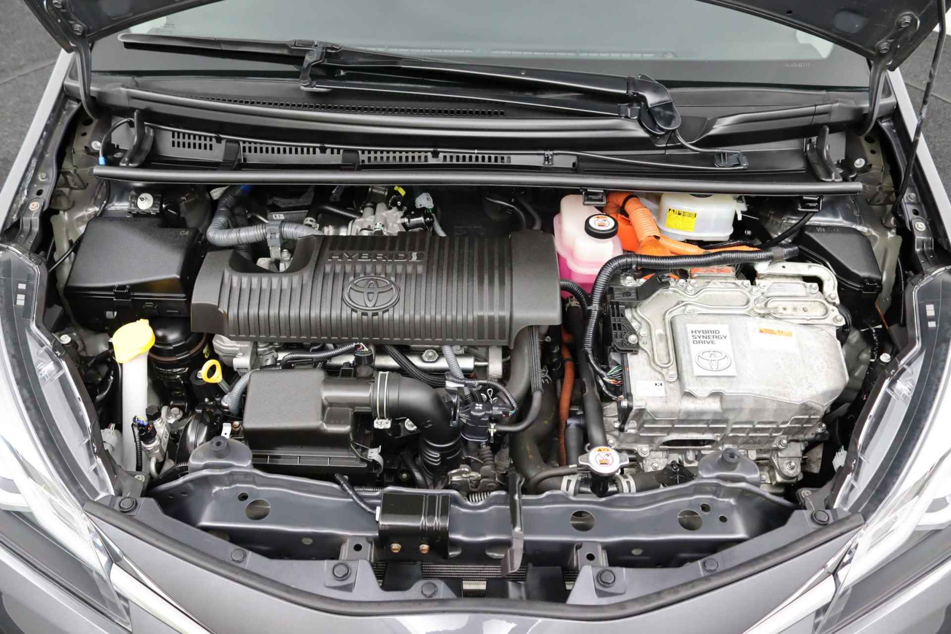 Toyota Yaris 1.5 Hybrid Active | Keyless Entry | Navigatie | Parkeersensoren Achter | Lichtsensor | Regensensor | Achteruitrijcamera | - 36/48