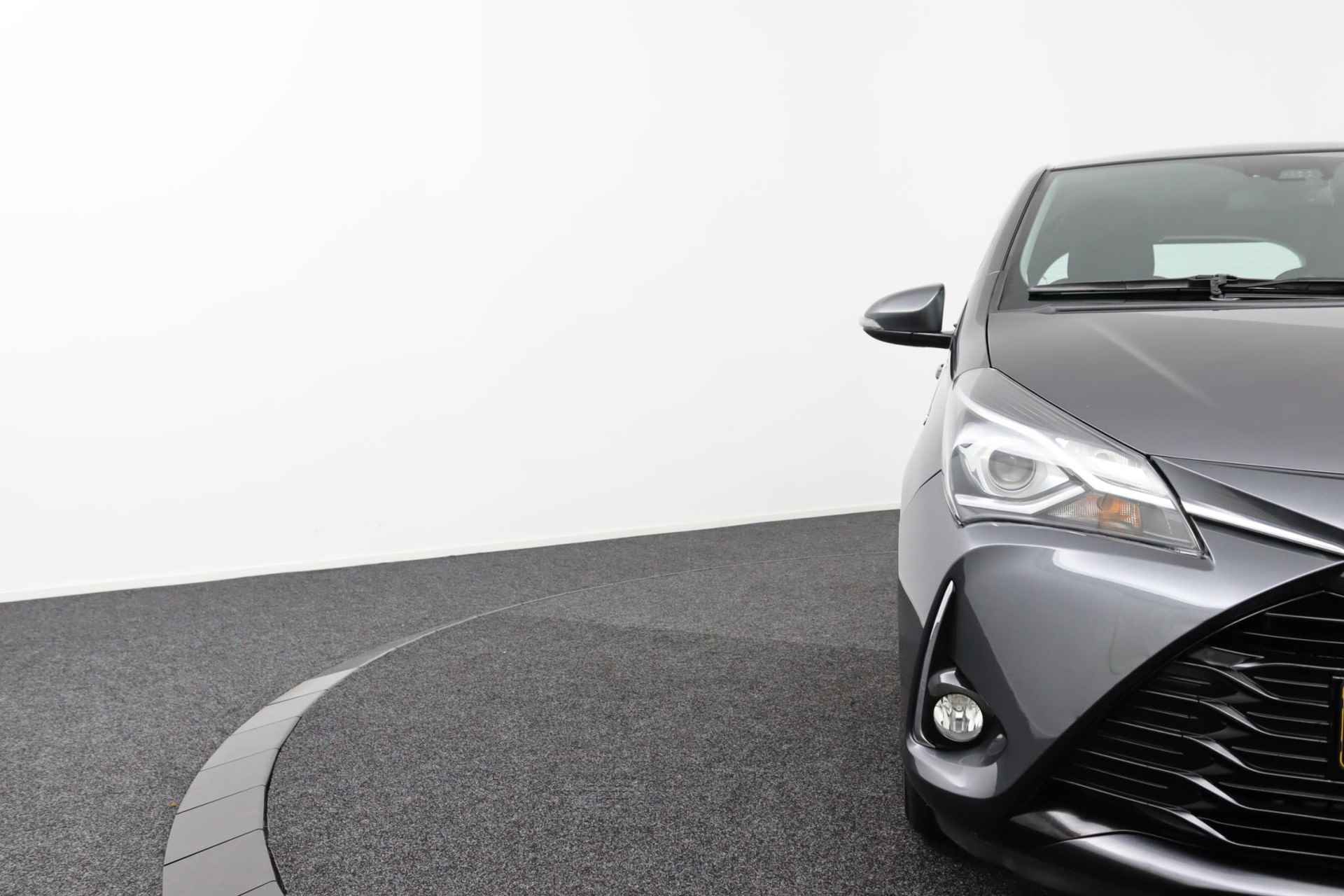 Toyota Yaris 1.5 Hybrid Active | Keyless Entry | Navigatie | Parkeersensoren Achter | Lichtsensor | Regensensor | Achteruitrijcamera | - 37/48