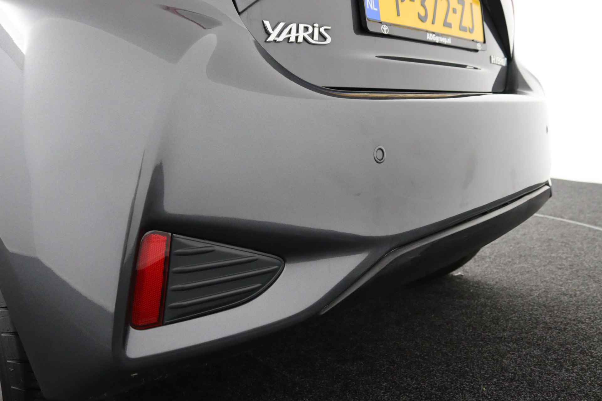 Toyota Yaris 1.5 Hybrid Active | Keyless Entry | Navigatie | Parkeersensoren Achter | Lichtsensor | Regensensor | Achteruitrijcamera | - 39/48