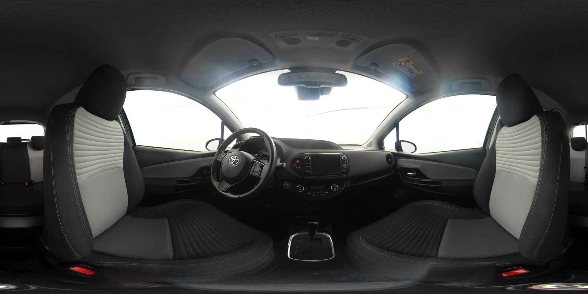 Toyota Yaris 1.5 Hybrid Active | Keyless Entry | Navigatie | Parkeersensoren Achter | Lichtsensor | Regensensor | Achteruitrijcamera | - 43/48