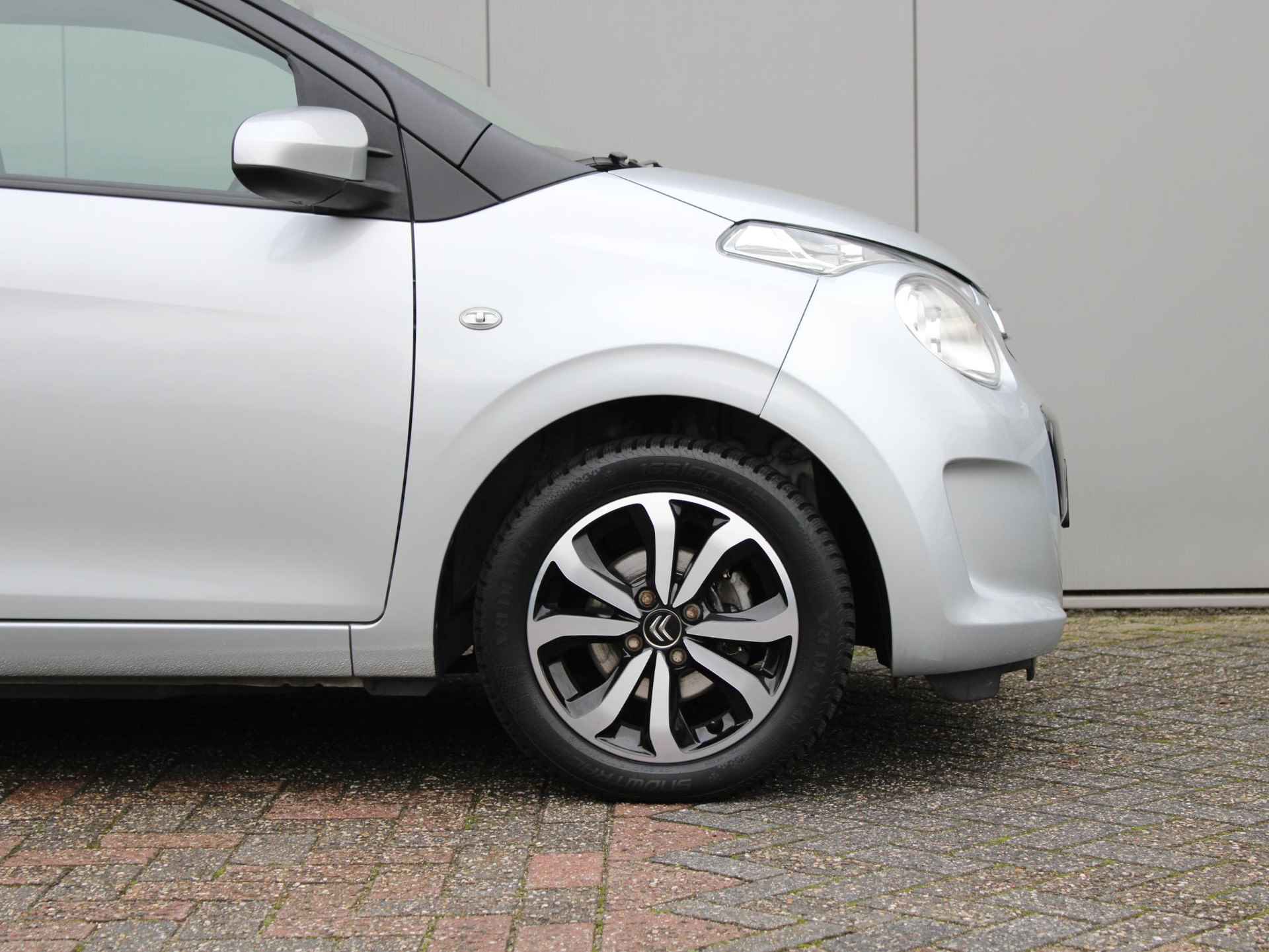 Citroen C1 1.0 VTi Shine | Navi / Airco - 23/25