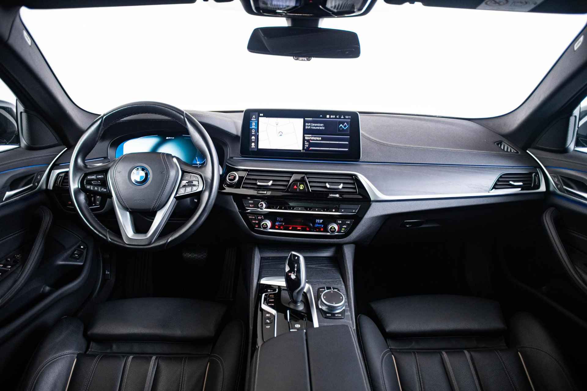 BMW 5-serie Touring 530e Business Edition Plus Luxury Line - Panoramadak - Comfort Access - 4-Zone Airco - Laserlight - Parking Assistant Plus - Driving Assistant - Head-Up Display - 3/72