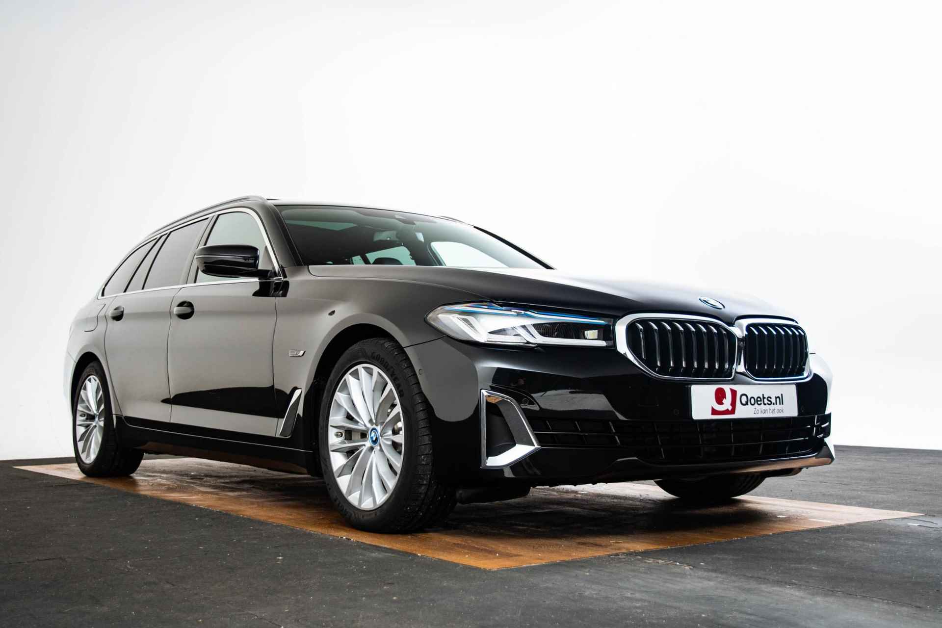 BMW 5-serie Touring 530e Business Edition Plus Luxury Line - Panoramadak - Comfort Access - 4-Zone Airco - Laserlight - Parking Assistant Plus - Driving Assistant - Head-Up Display - 38/72