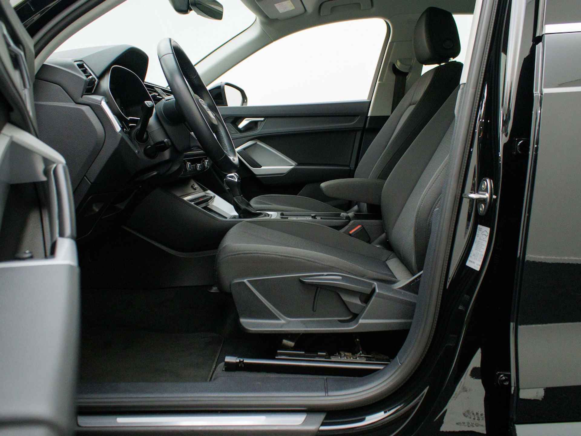 Audi Q3 35 TFSI Advance edition | CarPlay | Stoelverwarming - 15/48