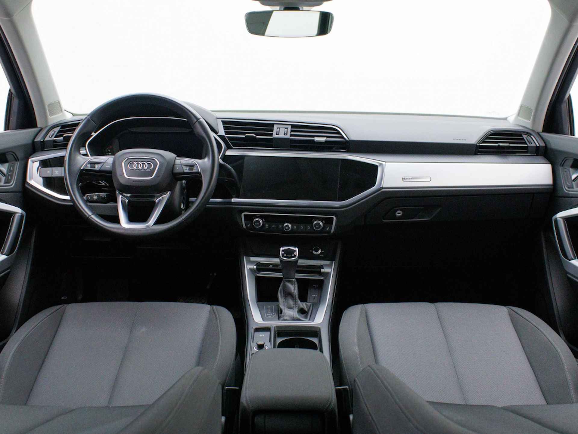 Audi Q3 35 TFSI Advance edition | CarPlay | Stoelverwarming - 18/48