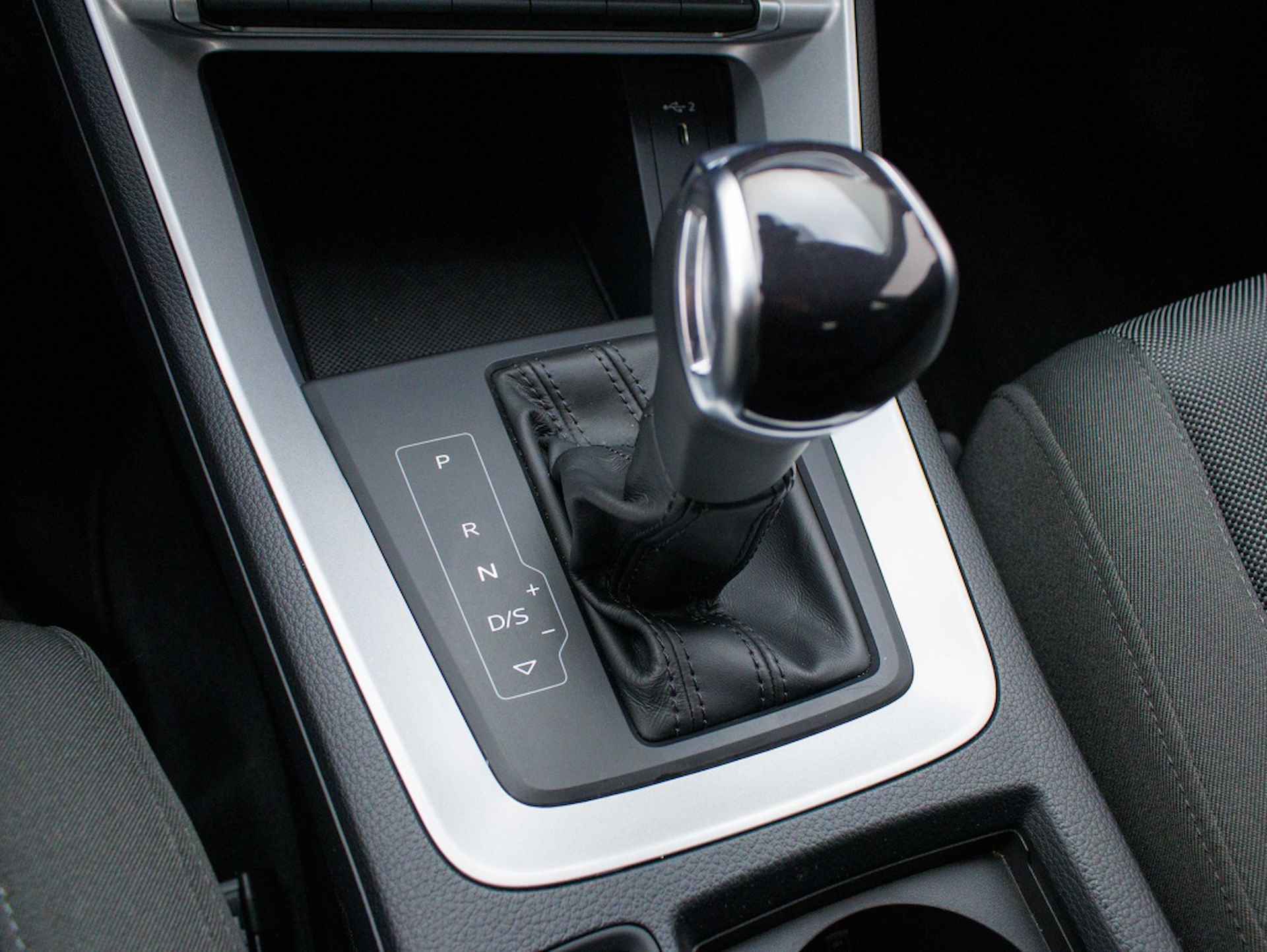 Audi Q3 35 TFSI Advance edition | CarPlay | Stoelverwarming - 37/48