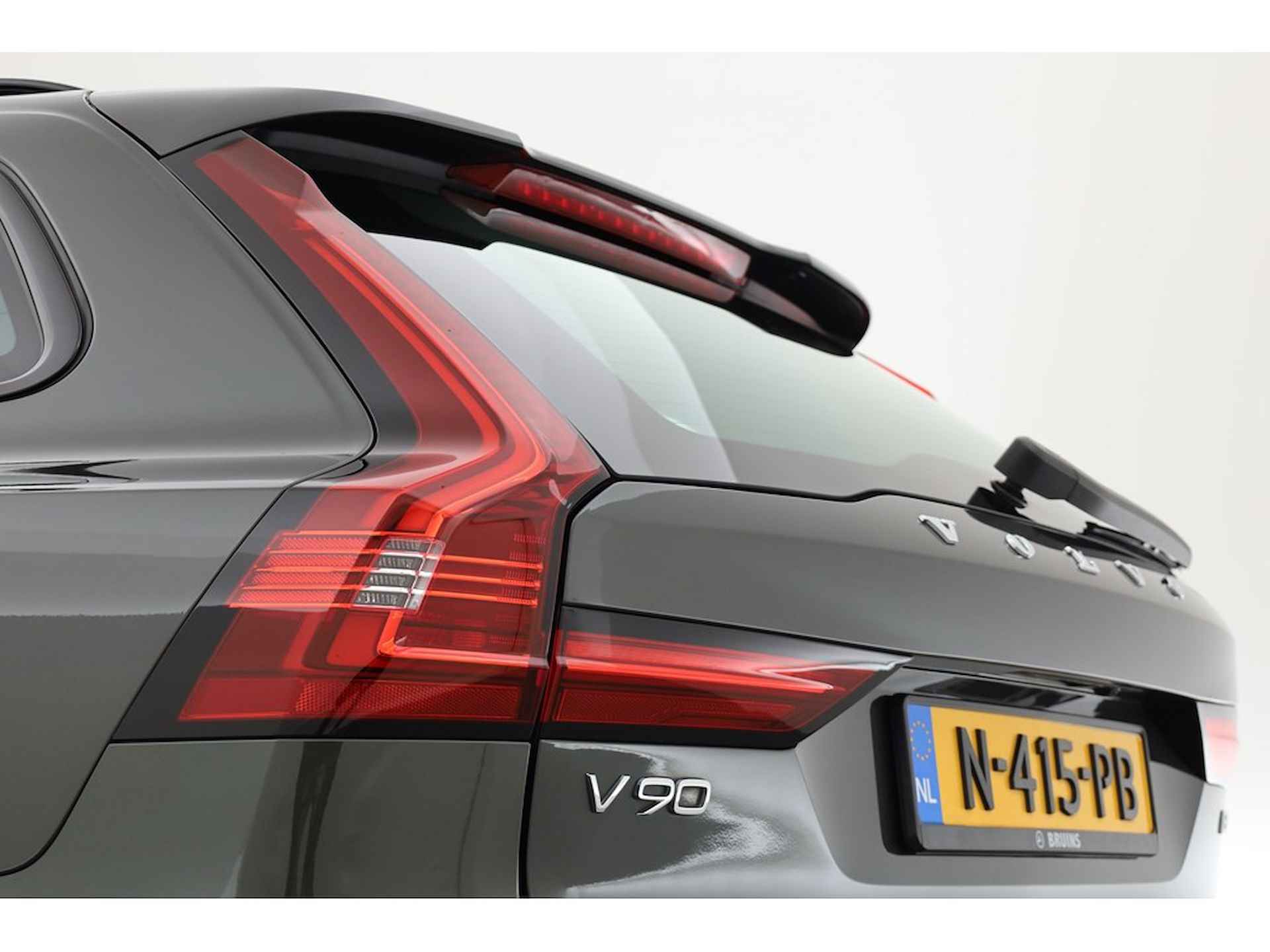 Volvo V90 2.0 197PK B4 R-Design, 360 Camera, standkachel - 7/38