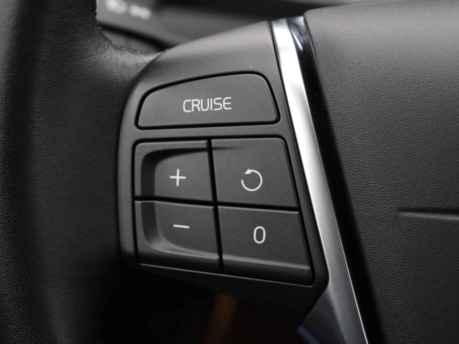 Volvo XC60 FWD R-Design 190pk Automaat | Navigatie | Lederen Bekleding | Elektrisch Bedienbare Achterklep | Panoramadak | Elektrisch Verstelbare Stoel Met Geheugen |  Afneembare Trekhaak | - 28/39