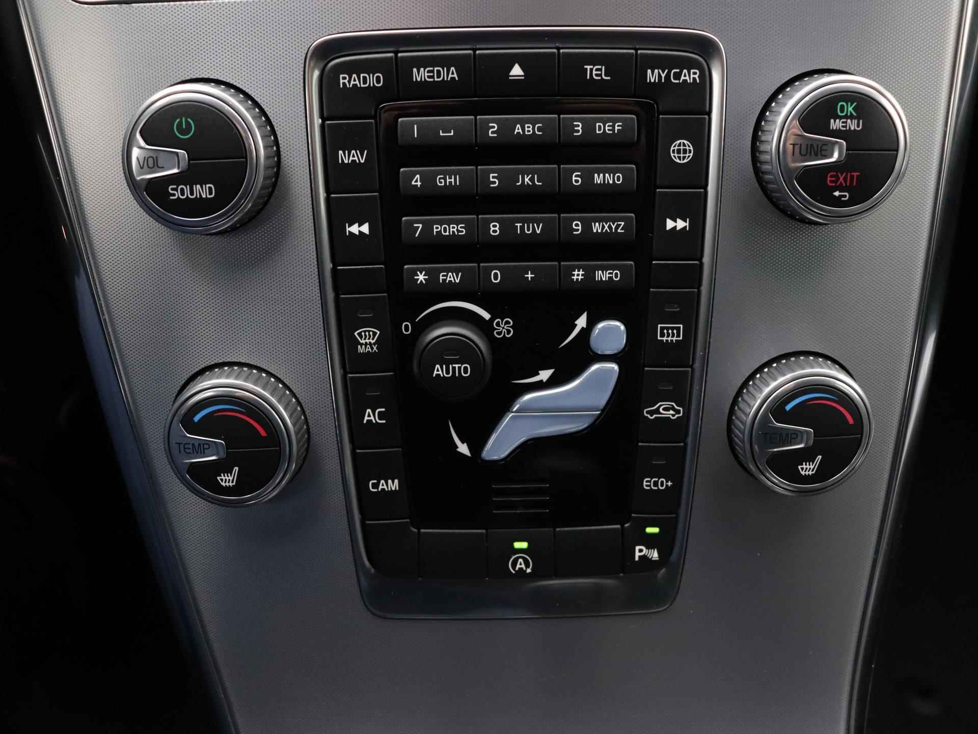 Volvo XC60 FWD R-Design 190pk Automaat | Navigatie | Lederen Bekleding | Elektrisch Bedienbare Achterklep | Panoramadak | Elektrisch Verstelbare Stoel Met Geheugen |  Afneembare Trekhaak | - 30/39
