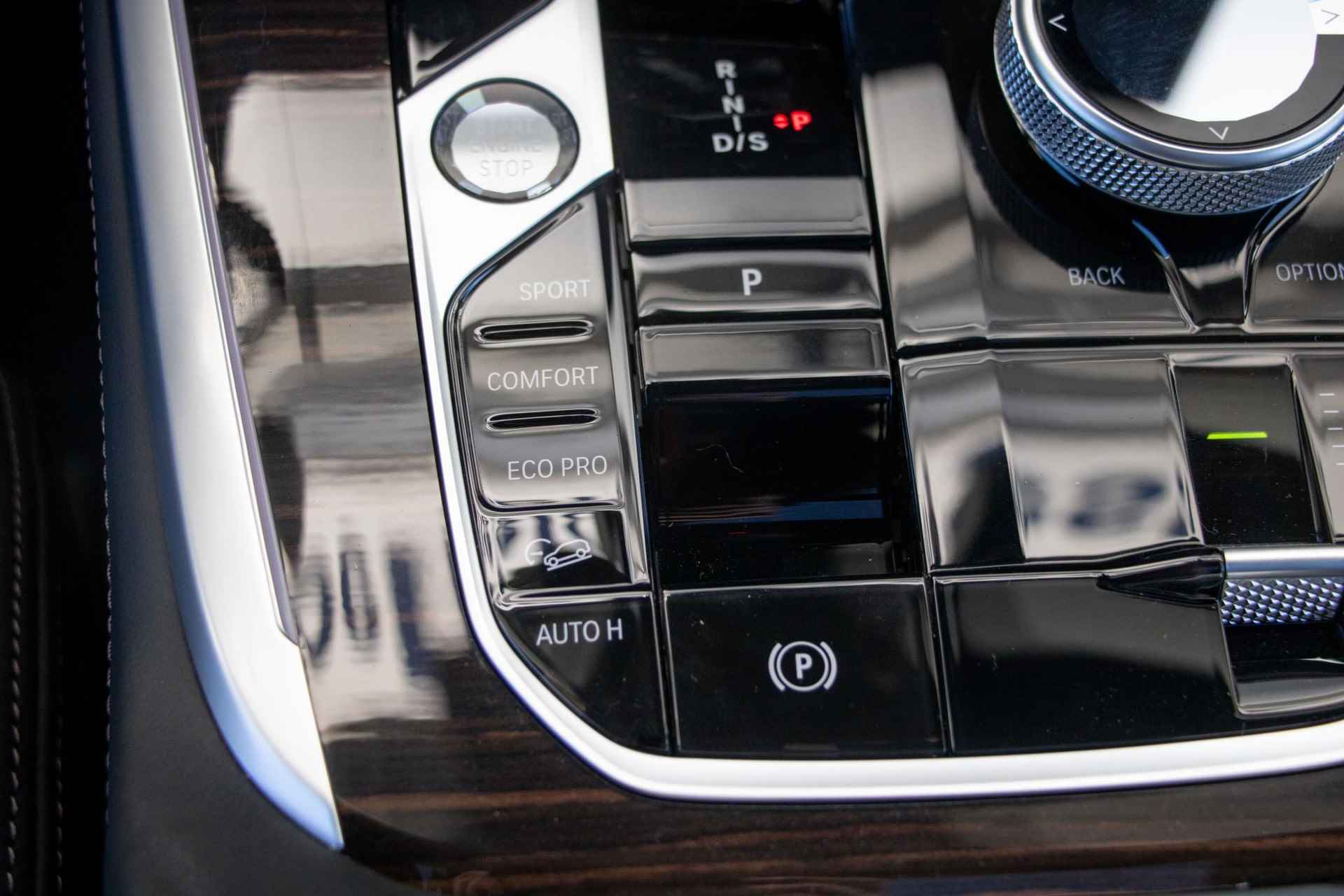 BMW X7 xDrive40i High Executive | M Sportpakket Pro | Trekhaak met elektrisch wegklapbare kogel - 16/39